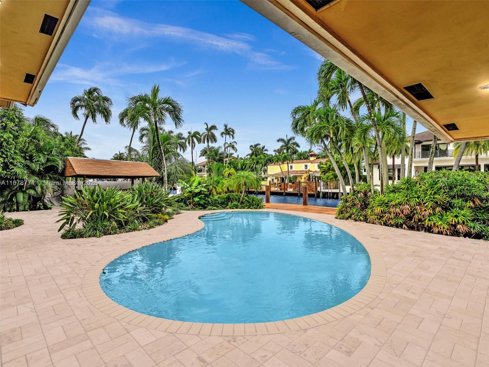 449 Isle Of Palms Dr