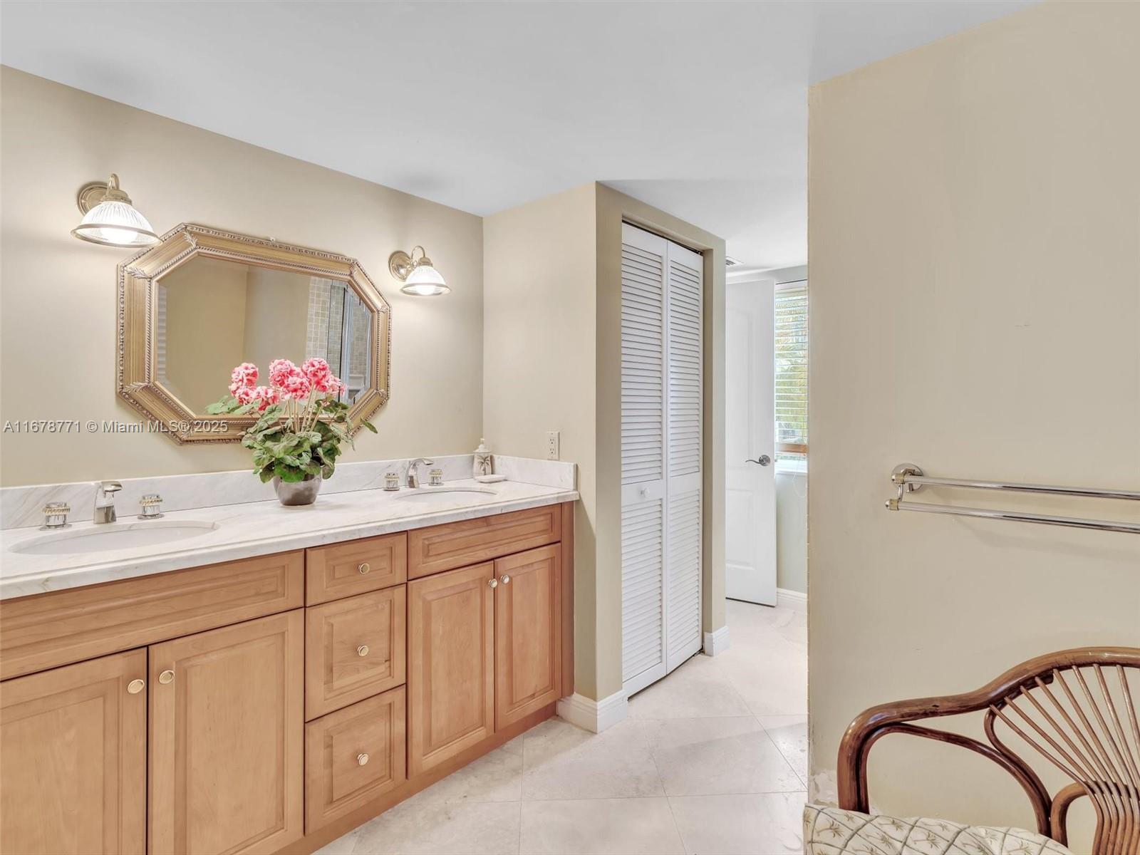 449 Isle Of Palms Dr