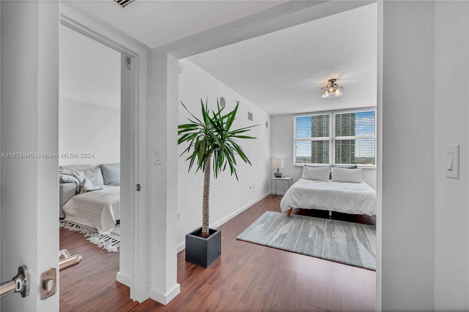 31 SE 5th St # 2309