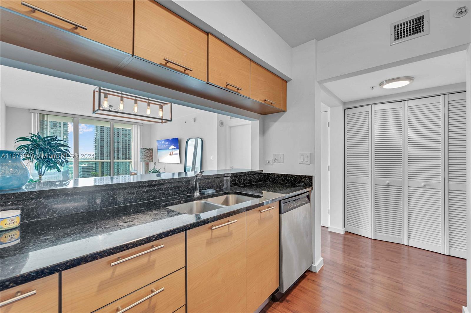 31 SE 5th St # 2309