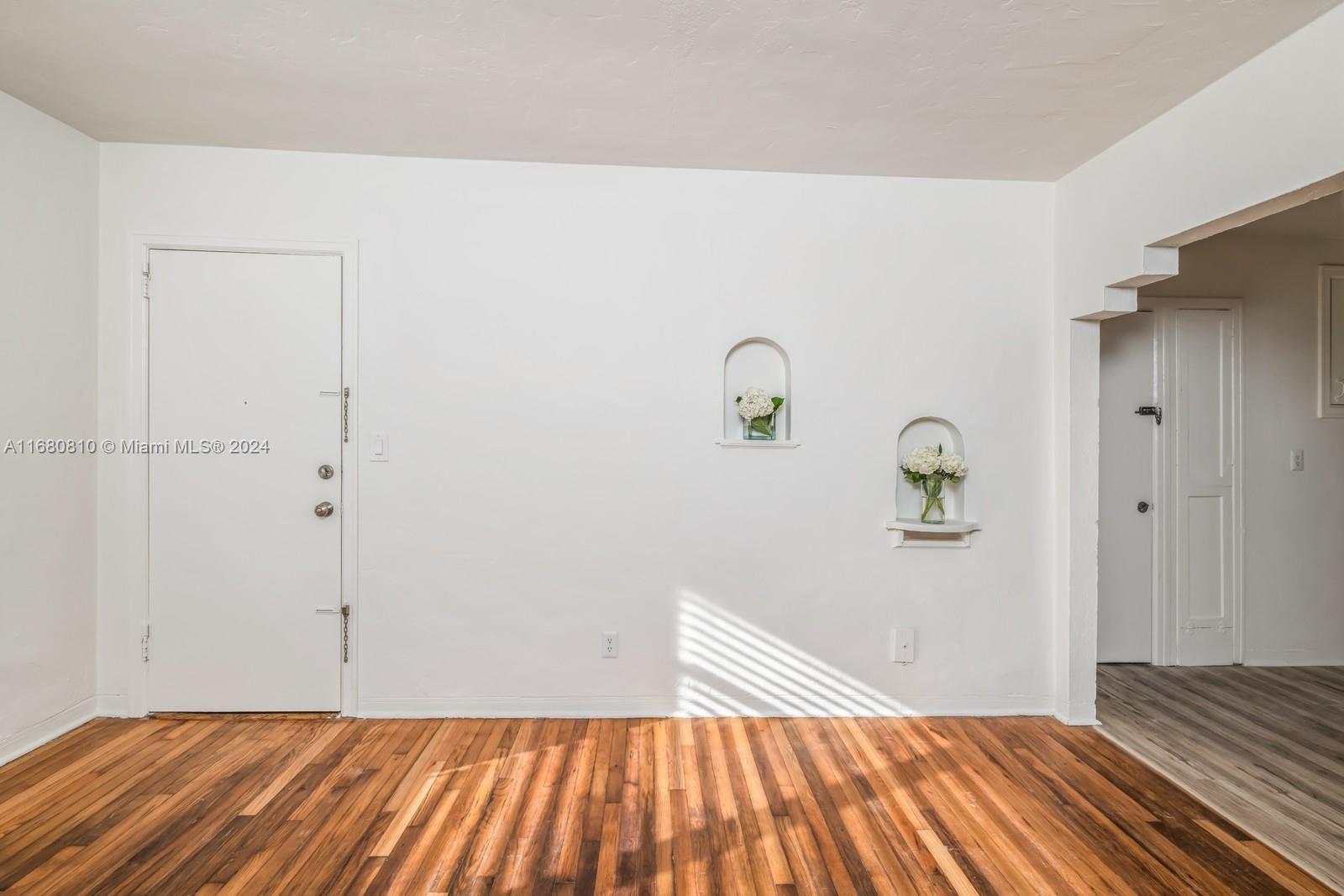 23 Phoenetia Ave # 4