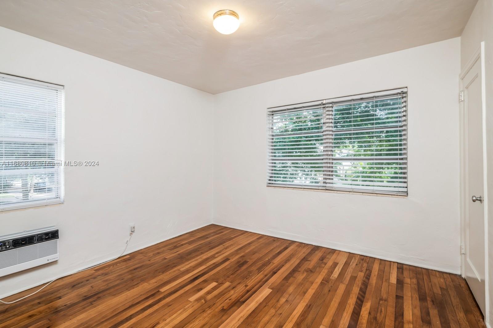 23 Phoenetia Ave # 4
