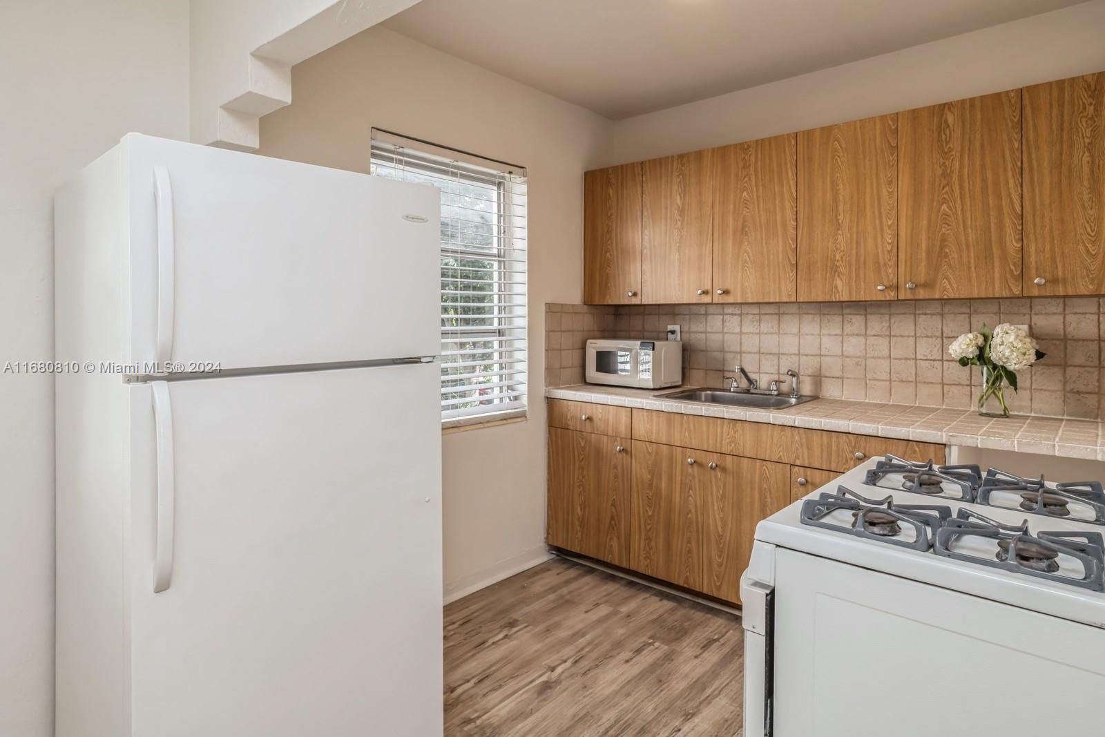 23 Phoenetia Ave # 4