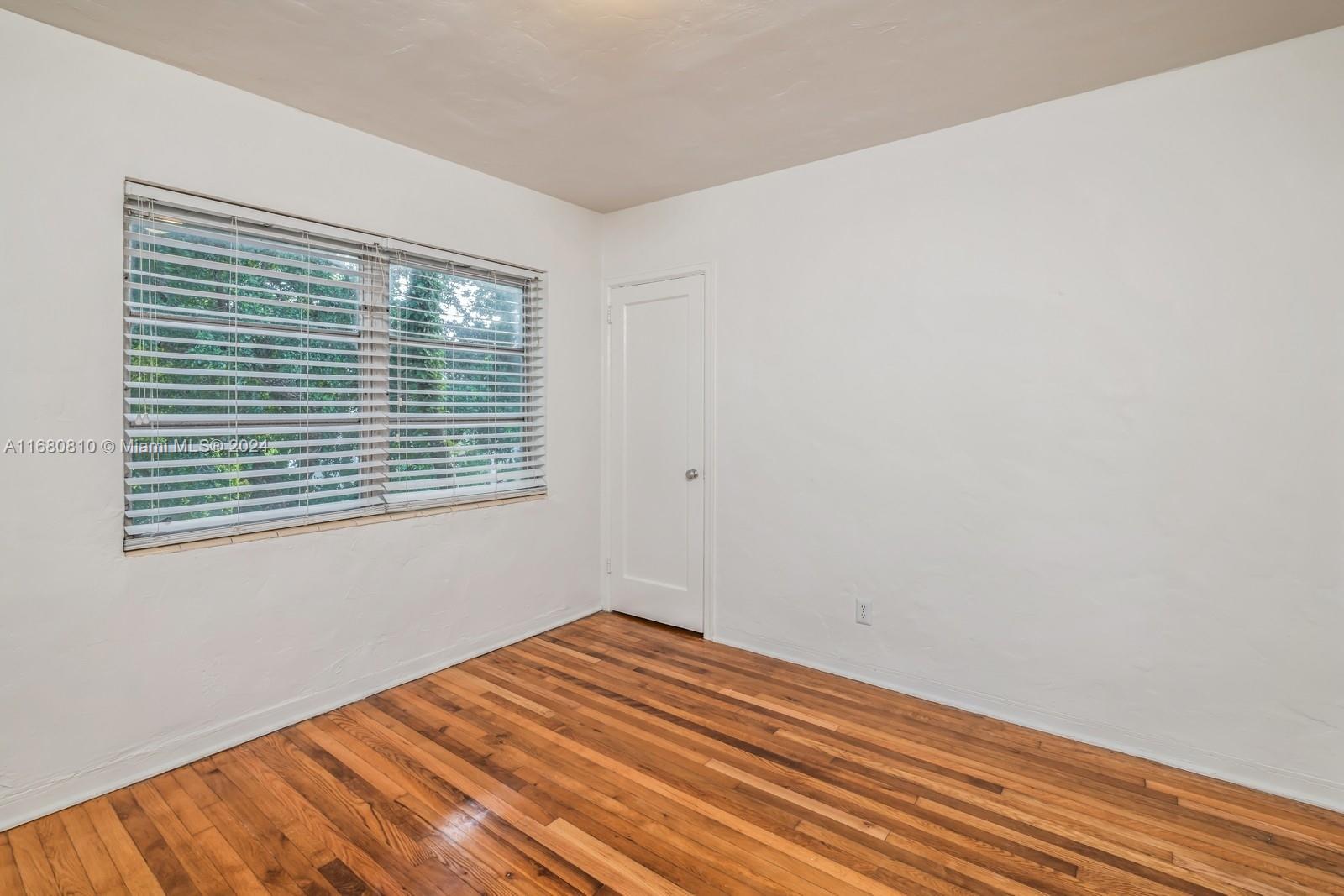 23 Phoenetia Ave # 4
