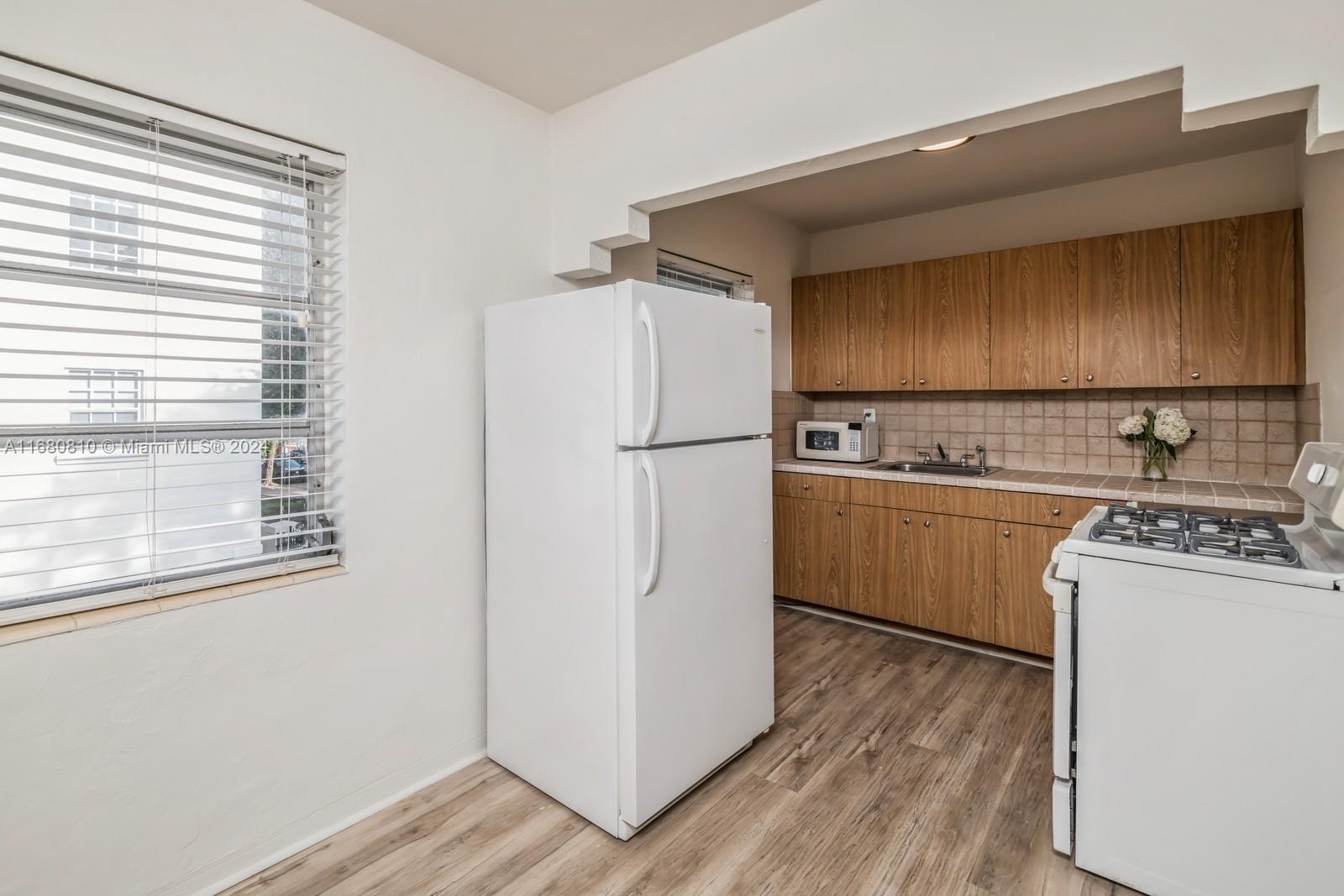 23 Phoenetia Ave # 4