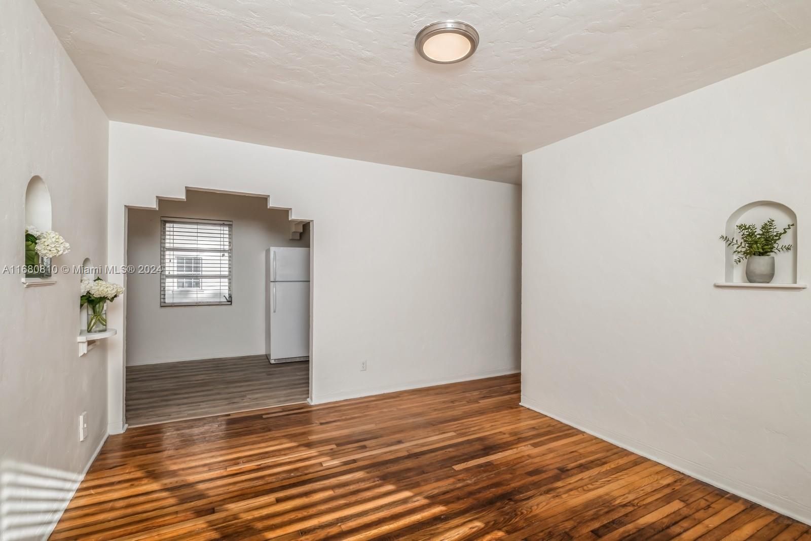 23 Phoenetia Ave # 4