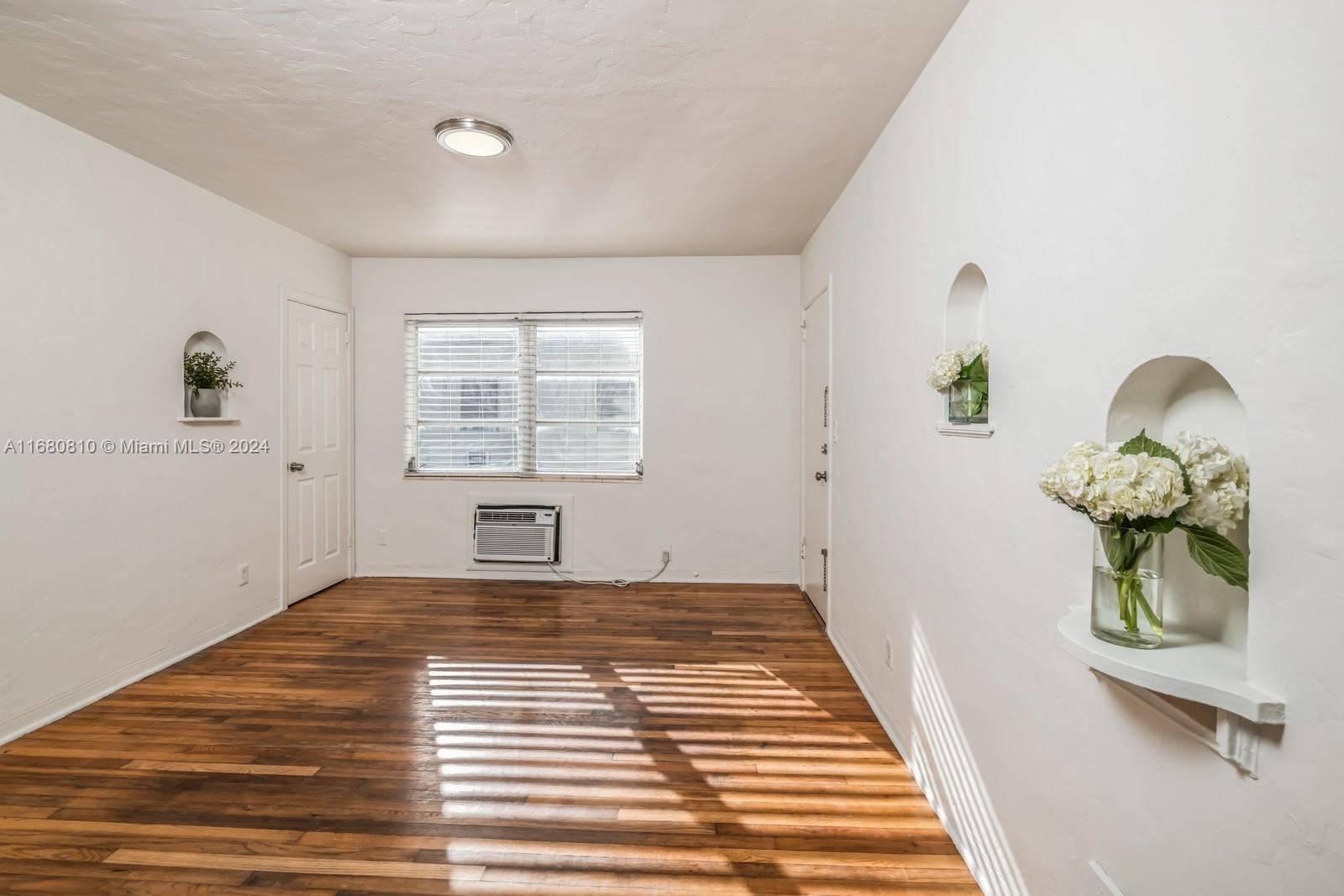 23 Phoenetia Ave # 4