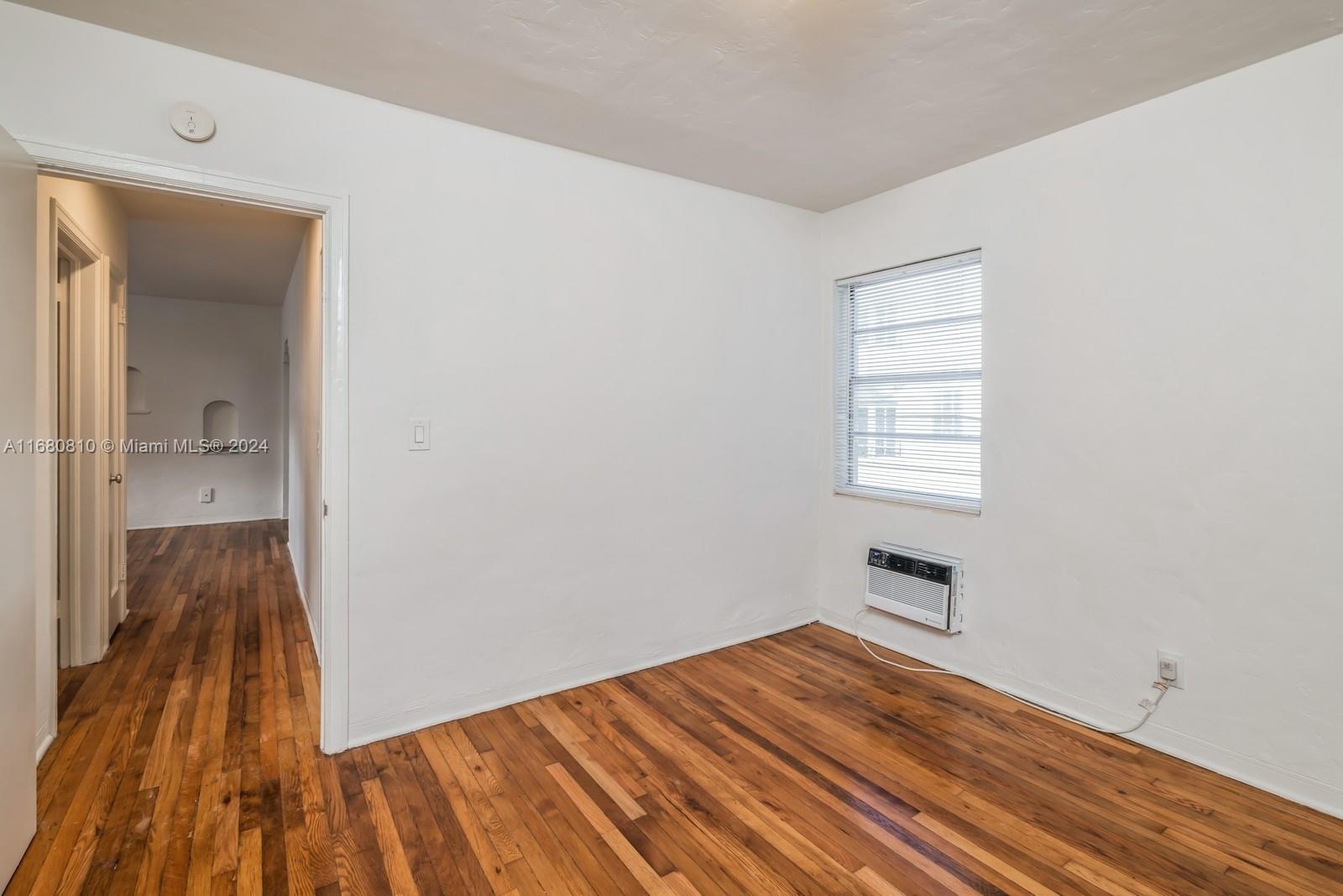 23 Phoenetia Ave # 4