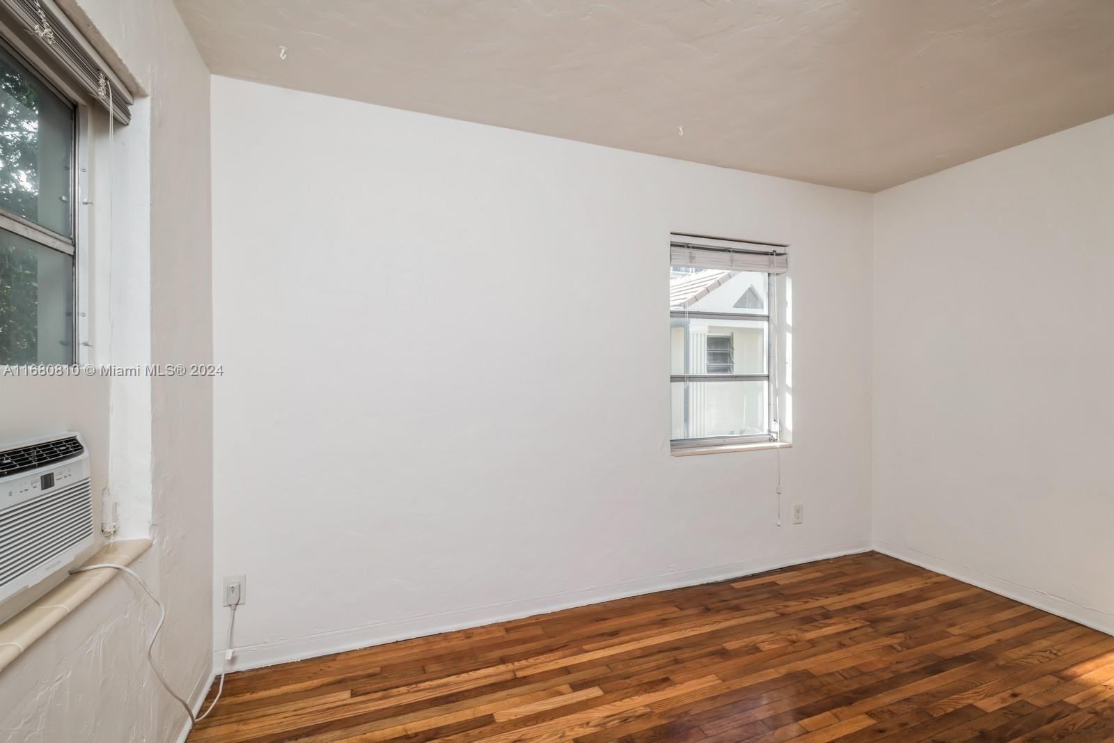 23 Phoenetia Ave # 4