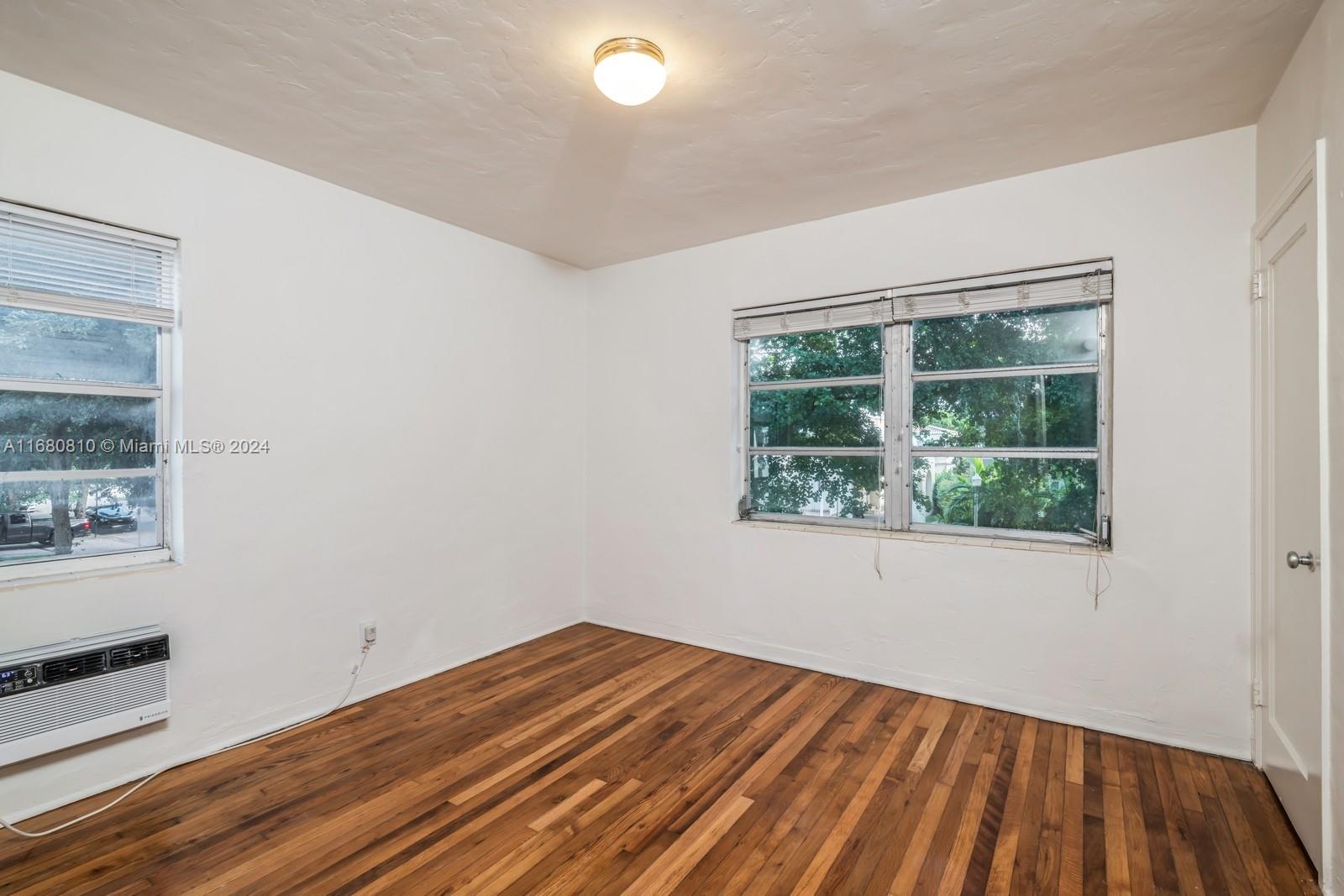 23 Phoenetia Ave # 4