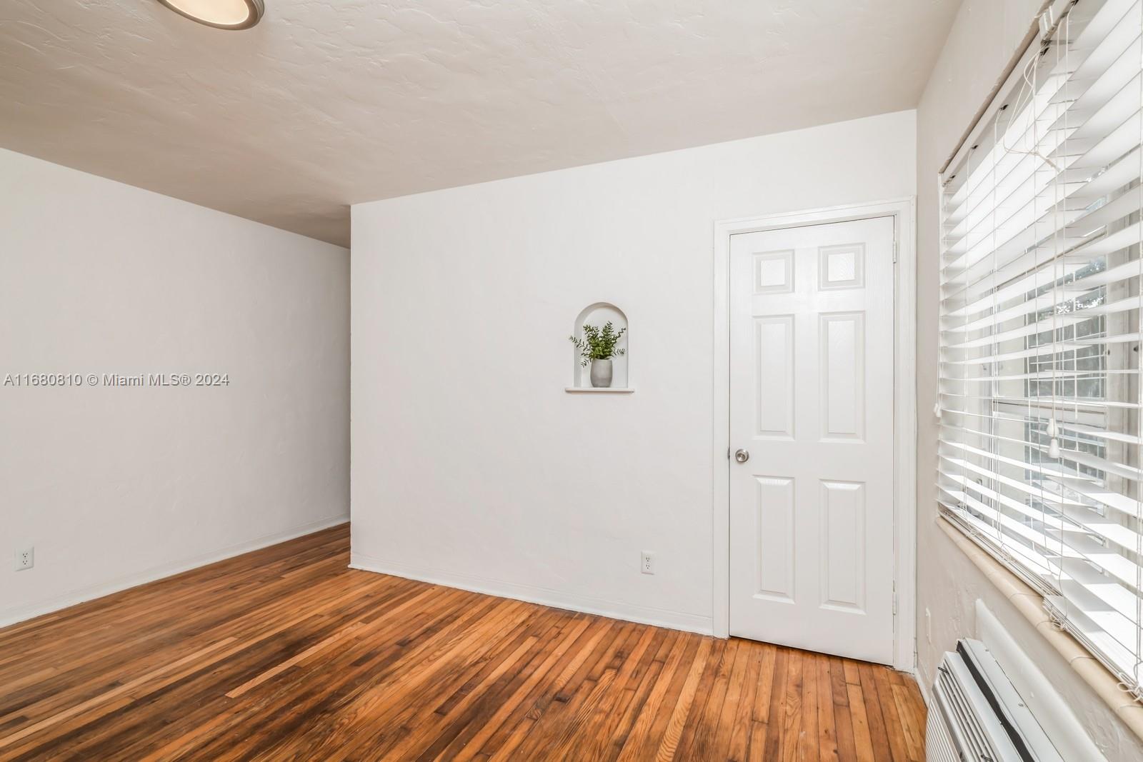 23 Phoenetia Ave # 4