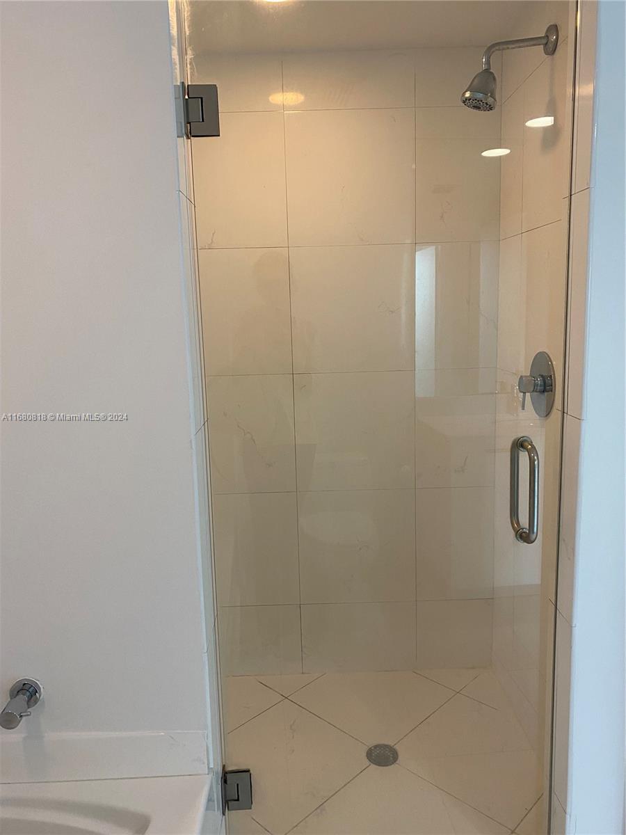 55 SE 6 ST # 3504