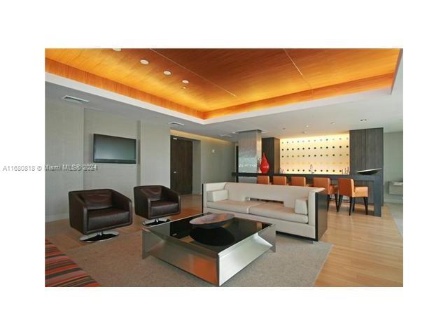 55 SE 6 ST # 3504