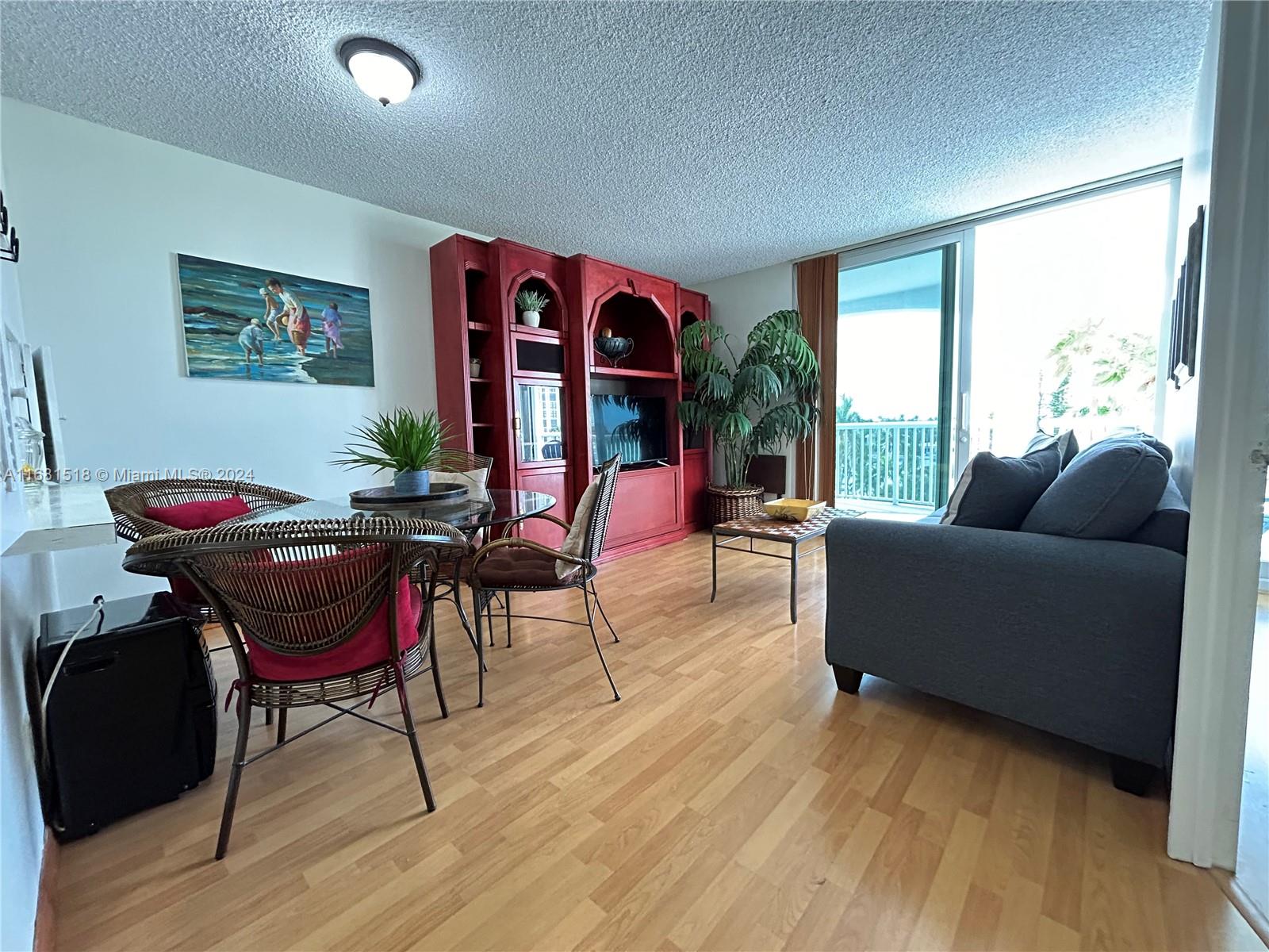 5401 Collins Ave # 324