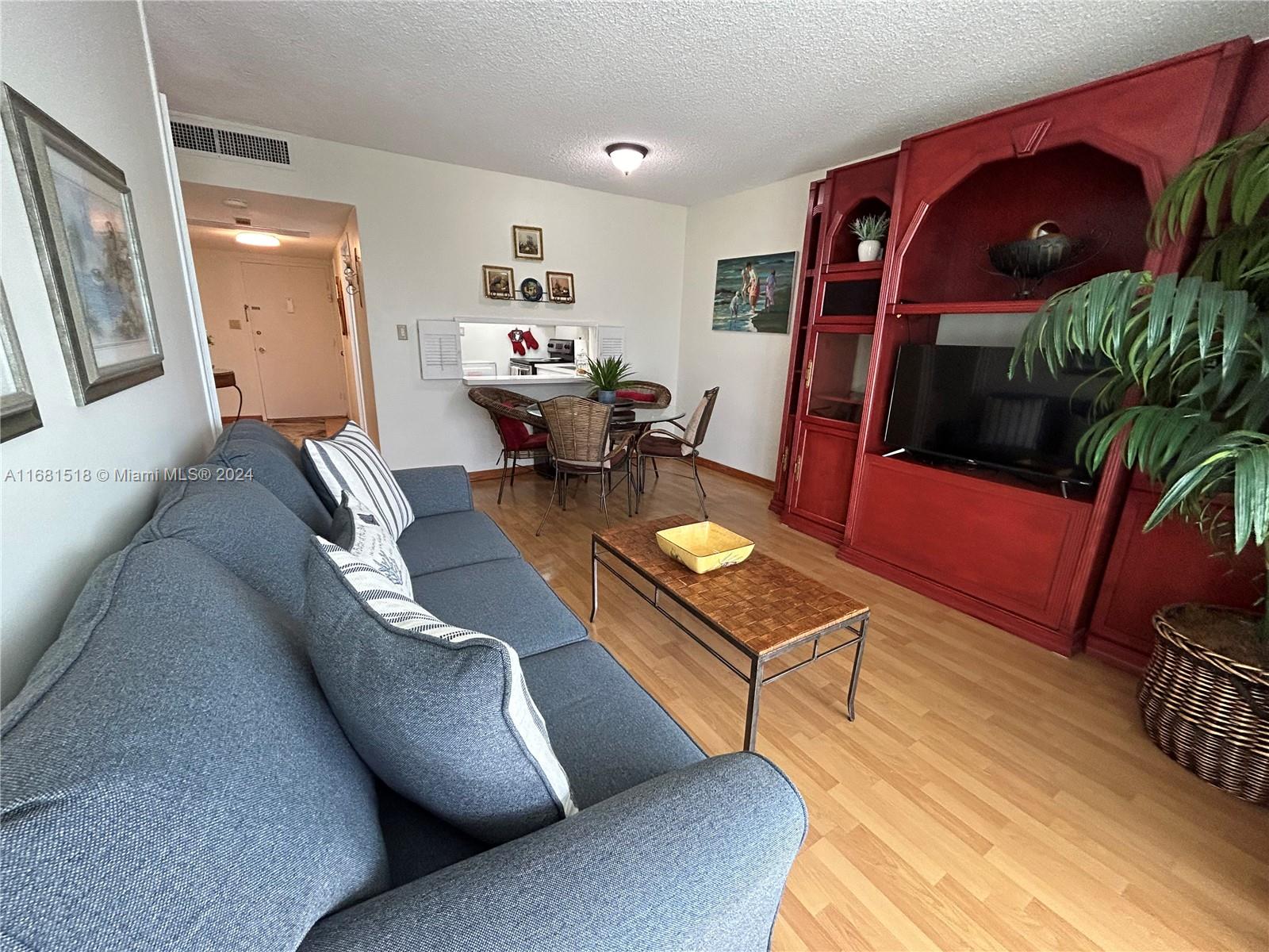 5401 Collins Ave # 324