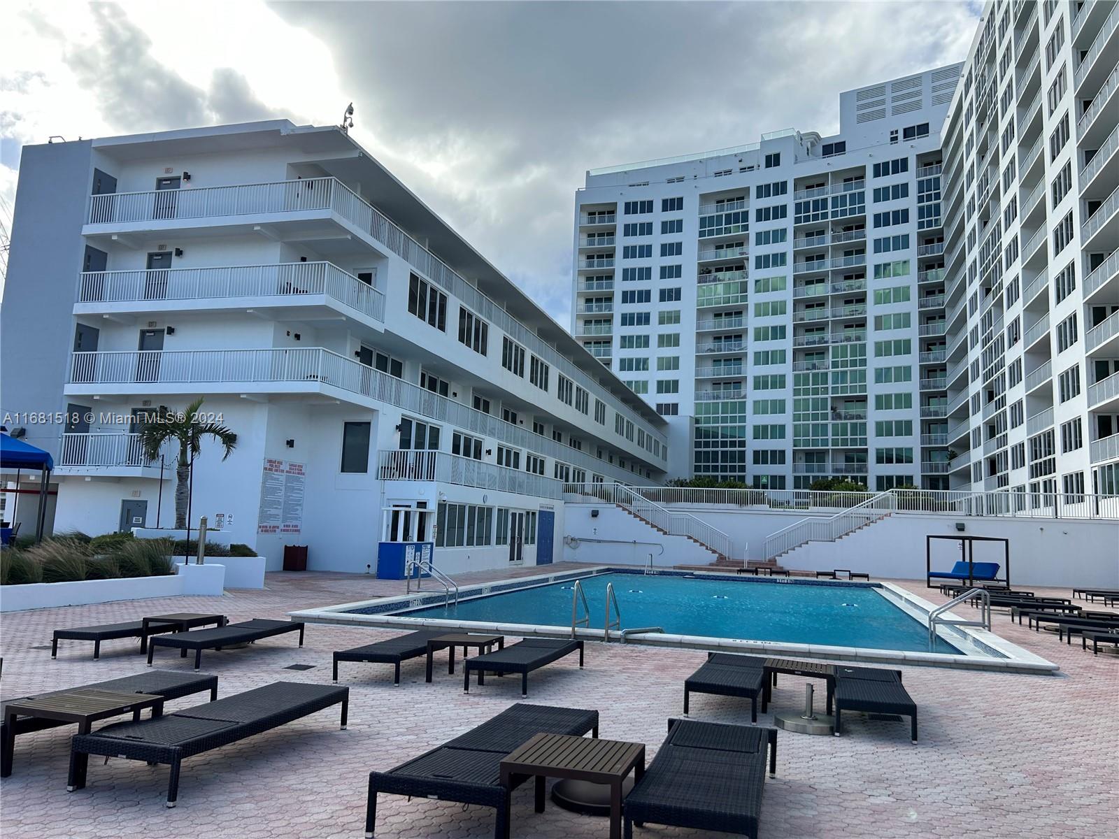 5401 Collins Ave # 324