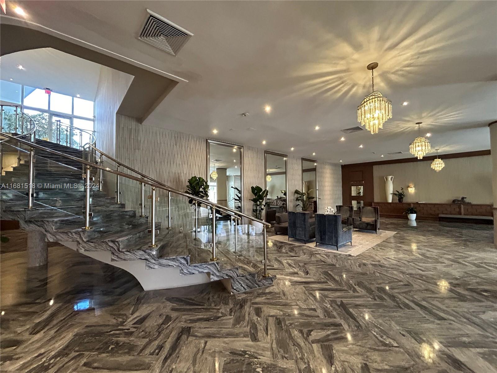 5401 Collins Ave # 324
