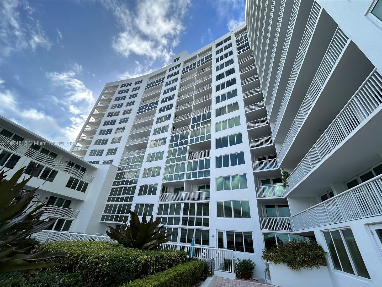5401 Collins Ave # 324