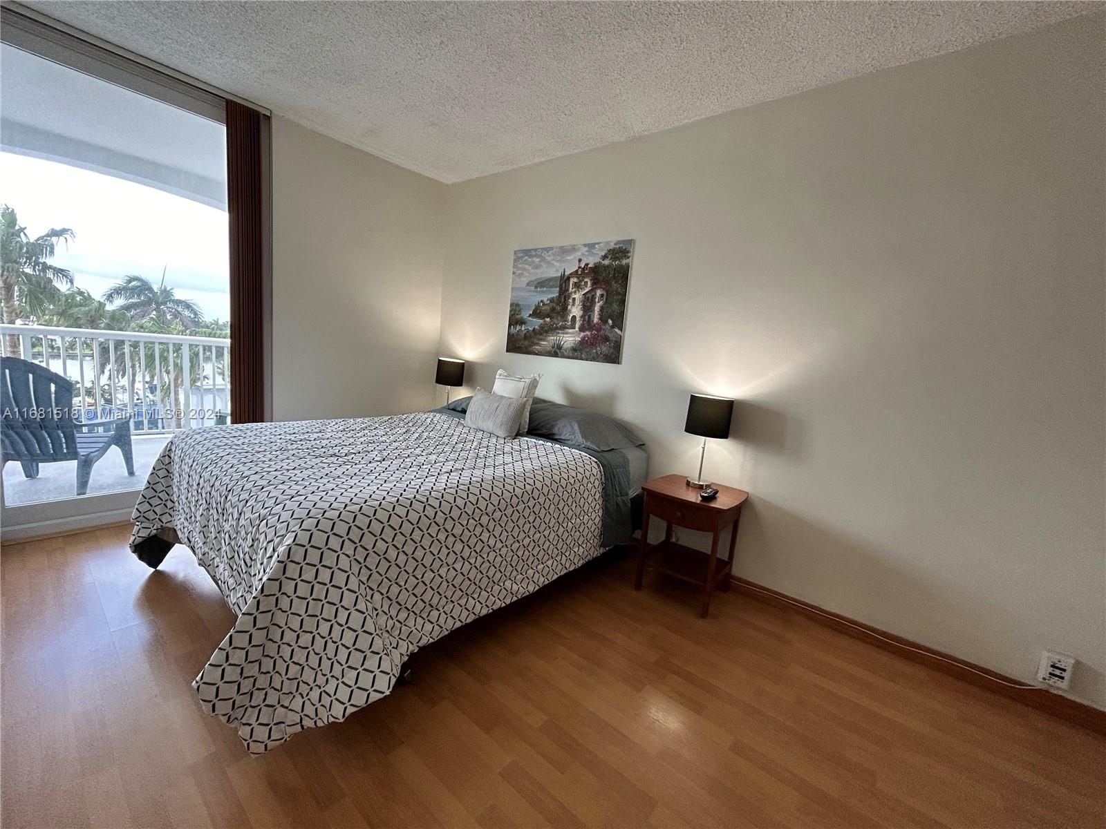 5401 Collins Ave # 324