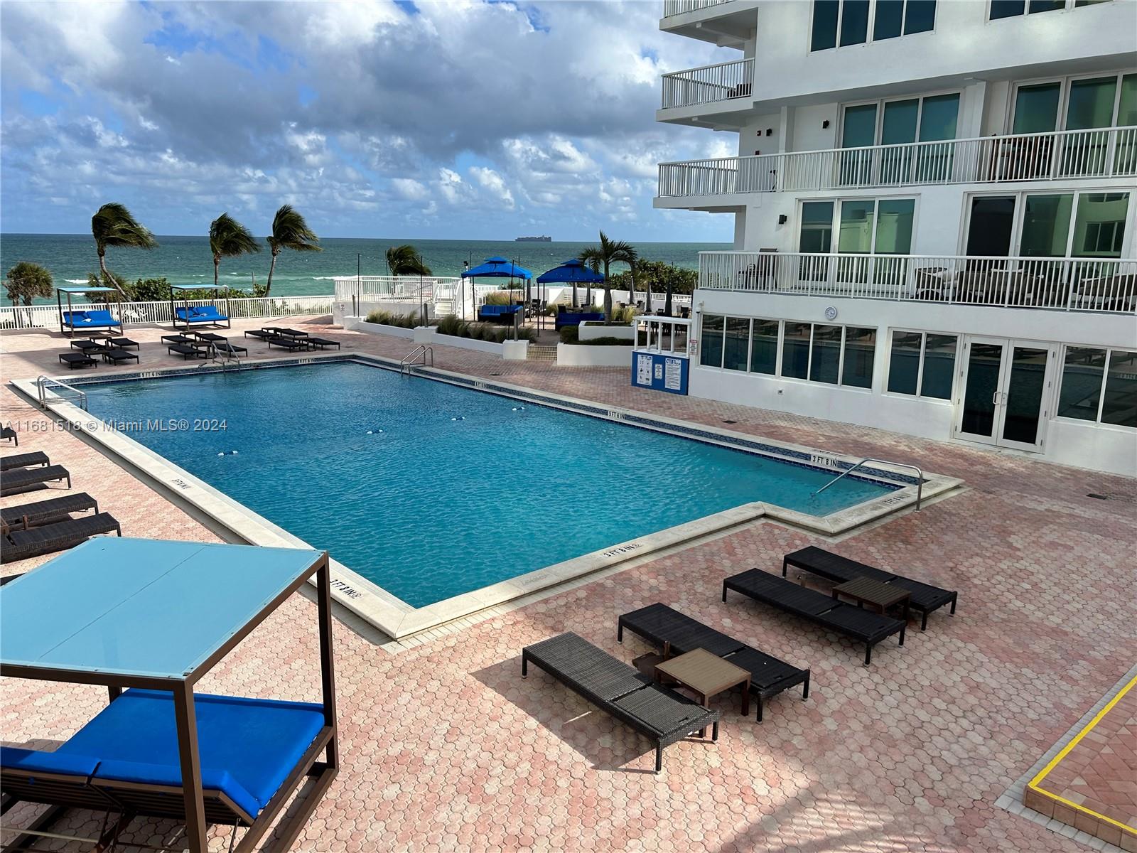5401 Collins Ave # 324