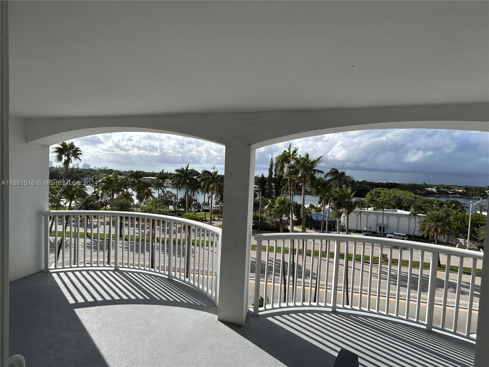 5401 Collins Ave # 324