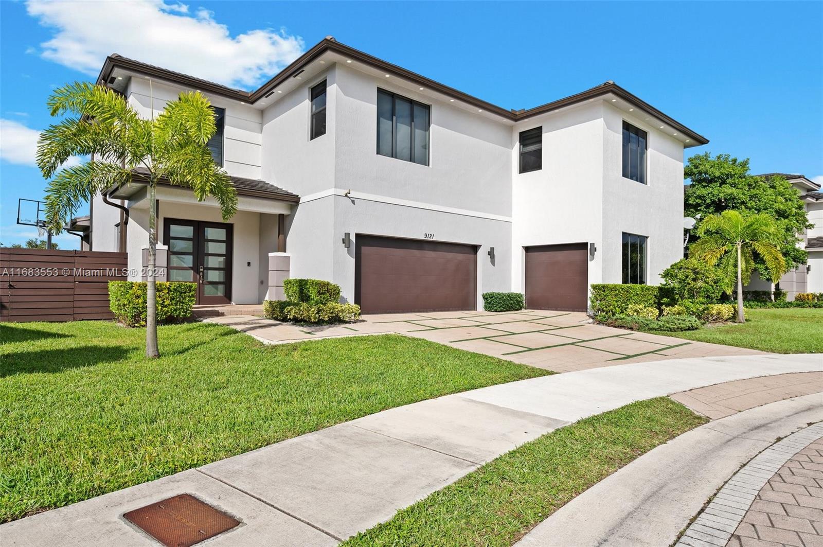 9121 NW 161st Ter