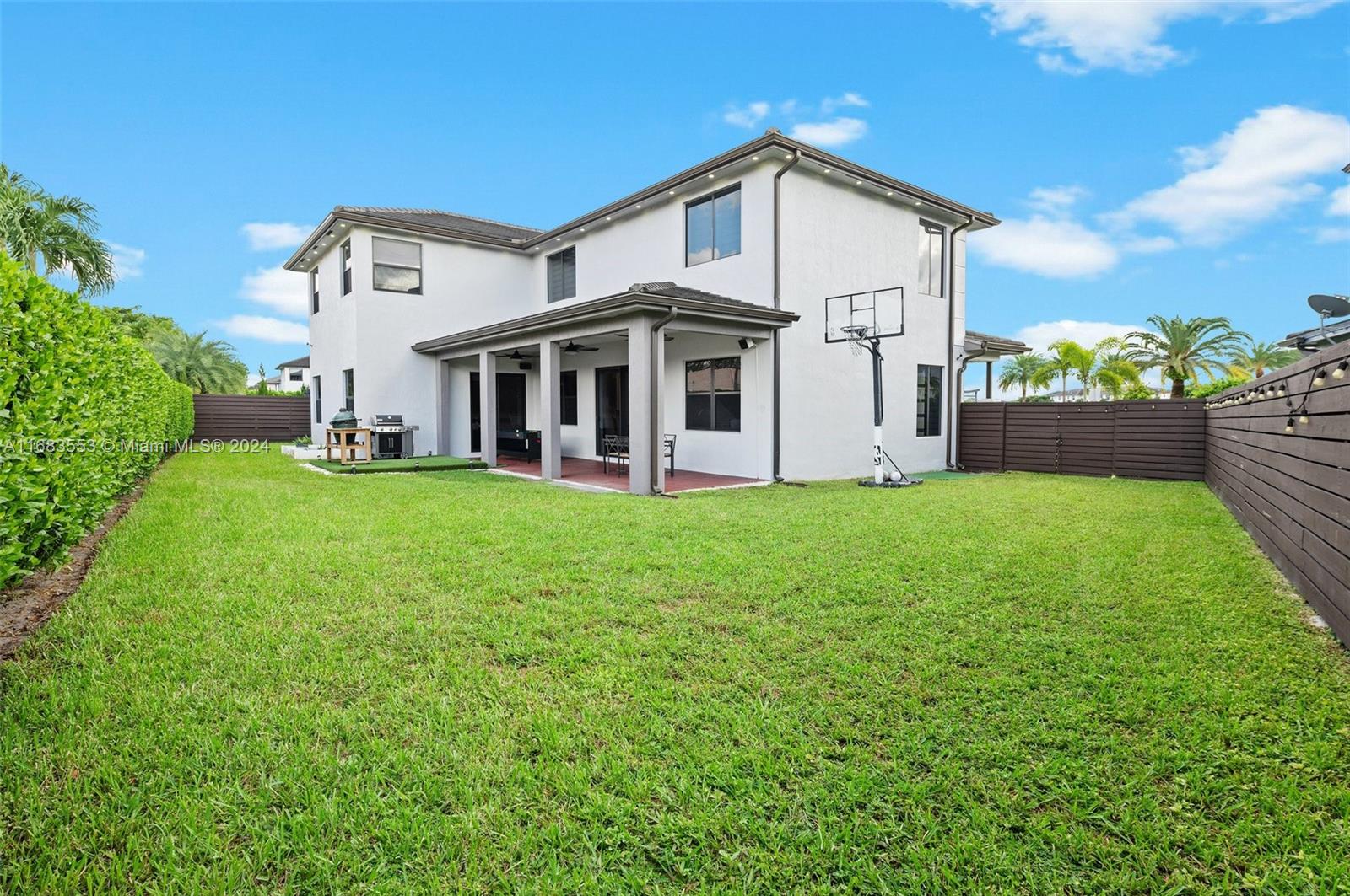 9121 NW 161st Ter