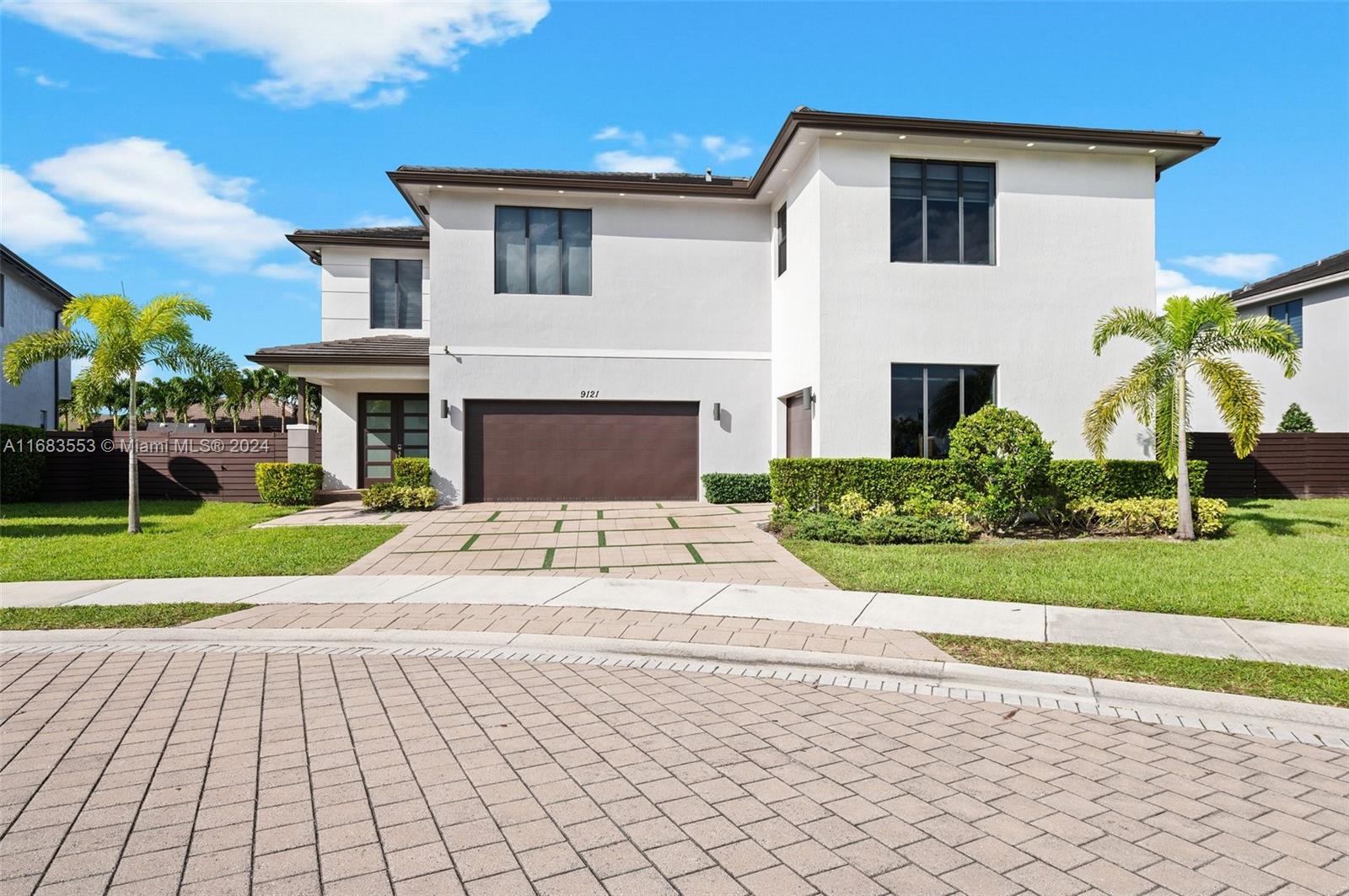 9121 NW 161st Ter