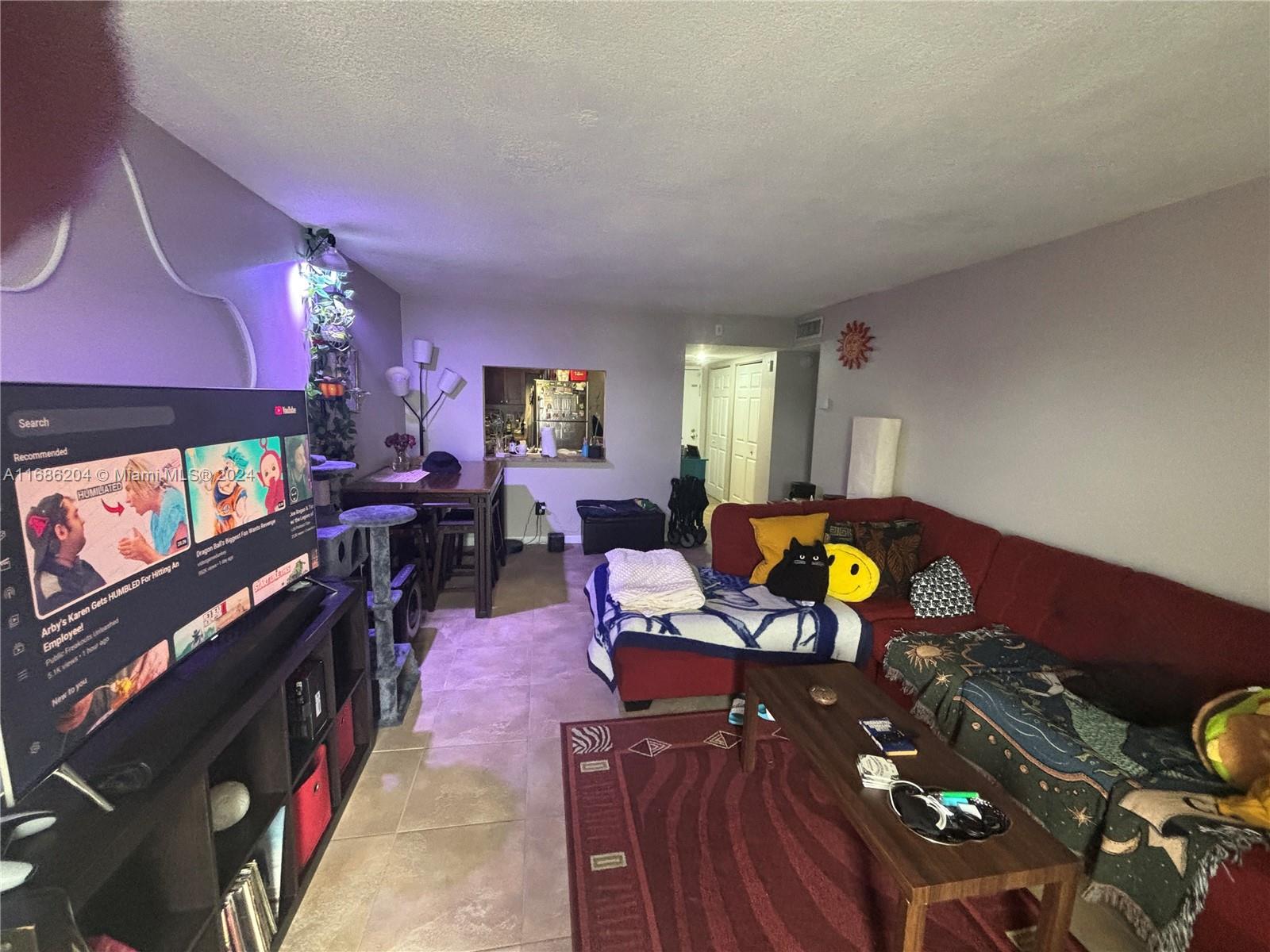 496 NW 165th St Rd # 612 Unit: D-612