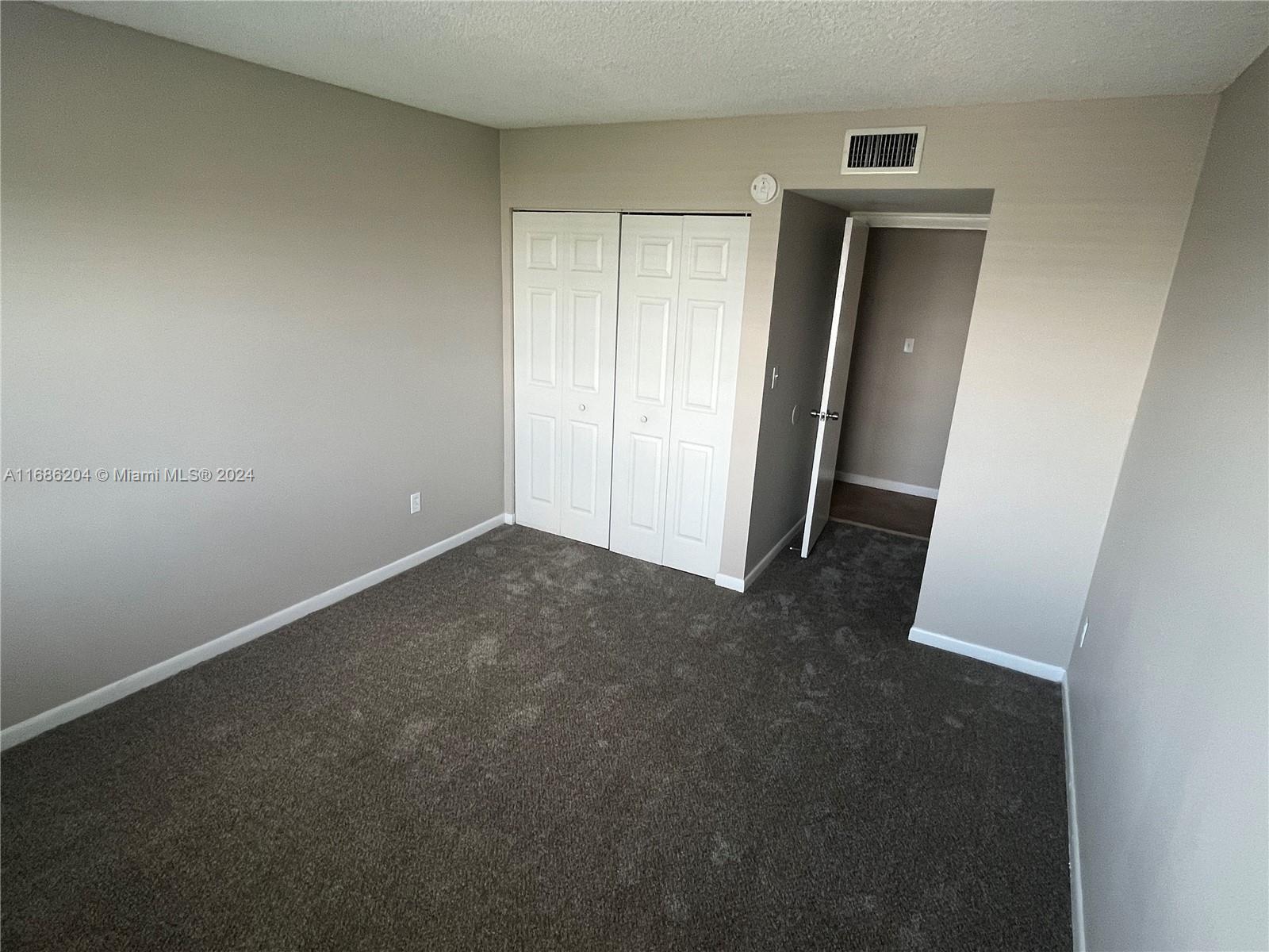 496 NW 165th St Rd # 612 Unit: D-612