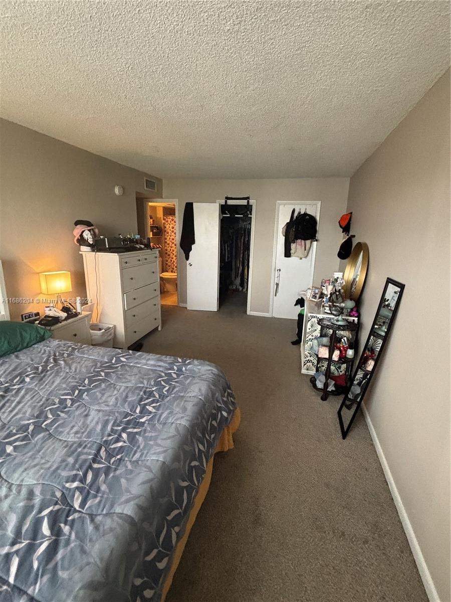 496 NW 165th St Rd # 612 Unit: D-612