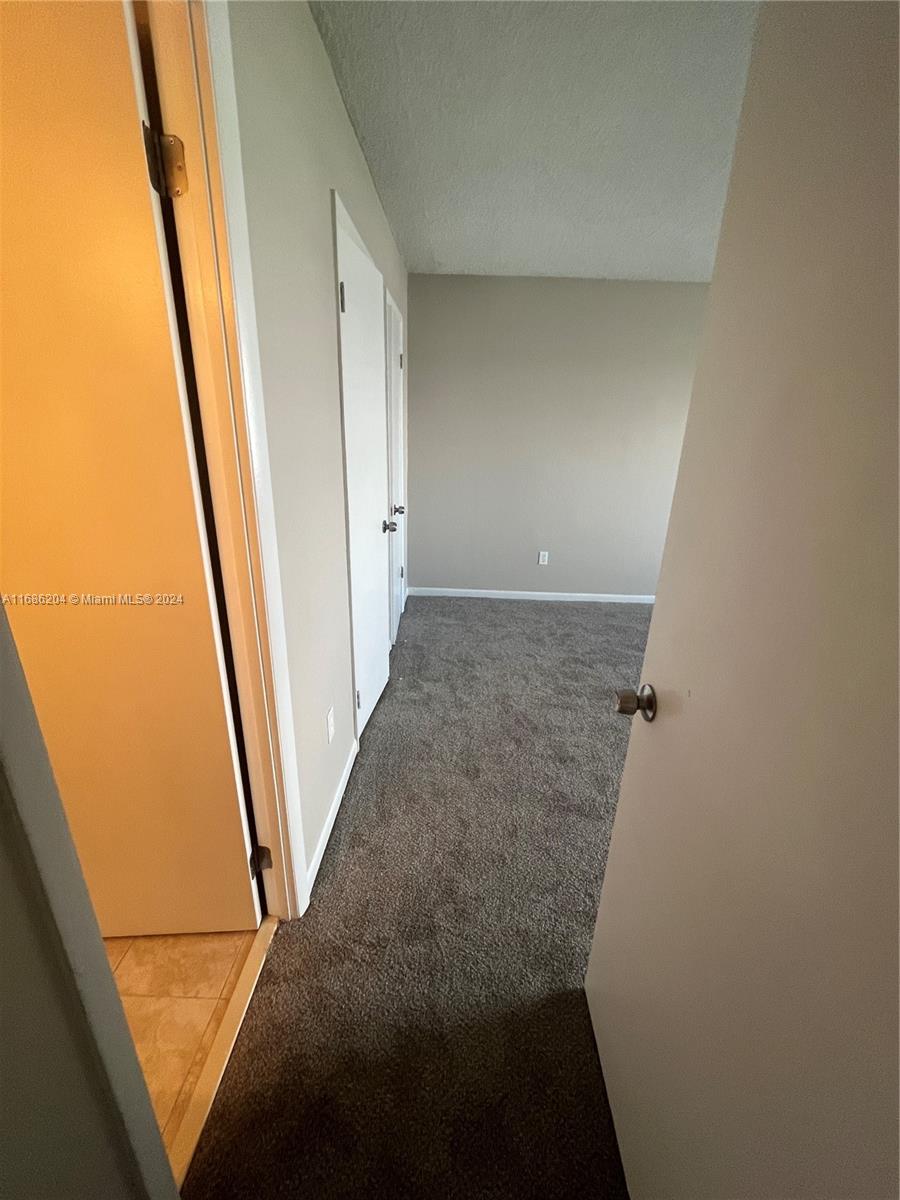 496 NW 165th St Rd # 612 Unit: D-612