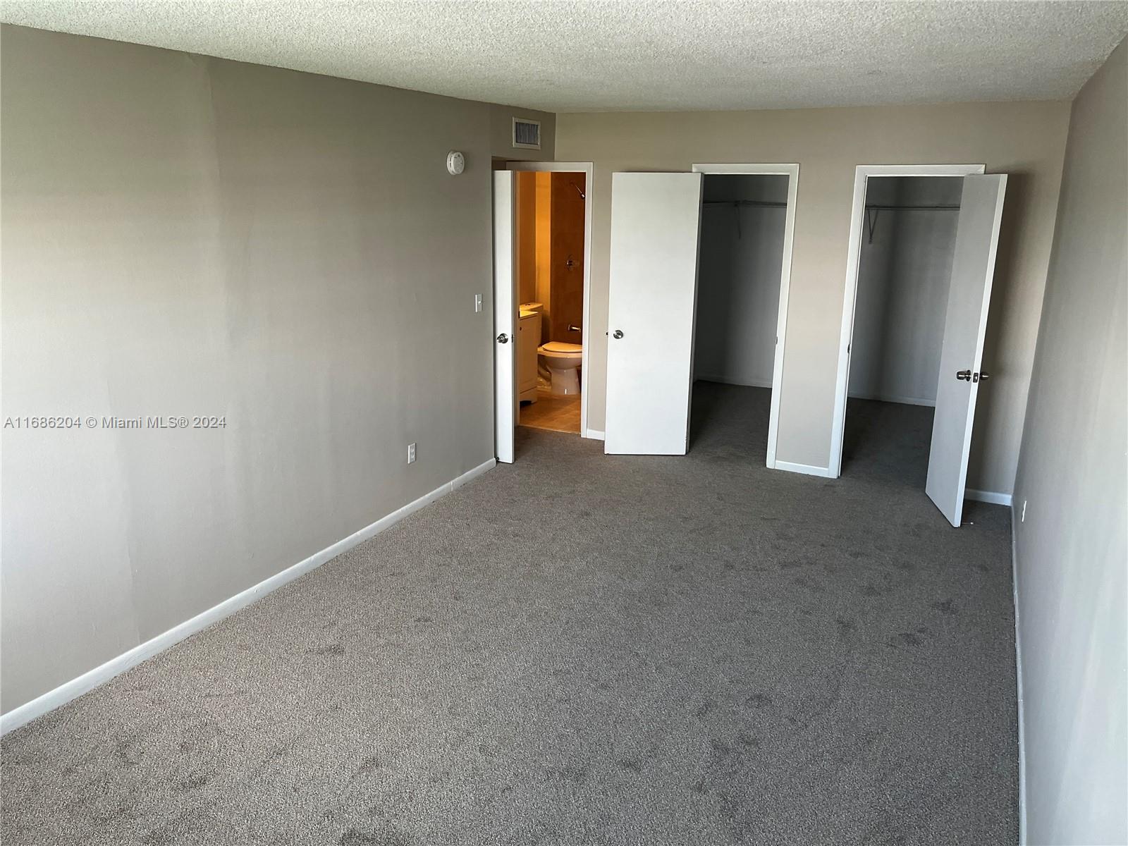 496 NW 165th St Rd # 612 Unit: D-612