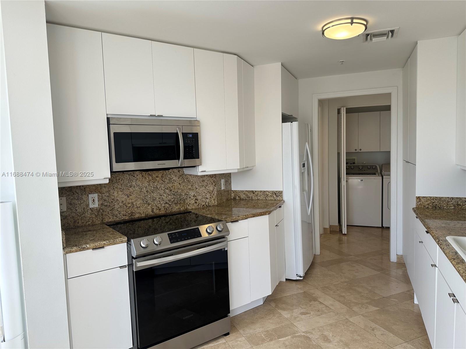 848 Brickell Key Dr # 1005
