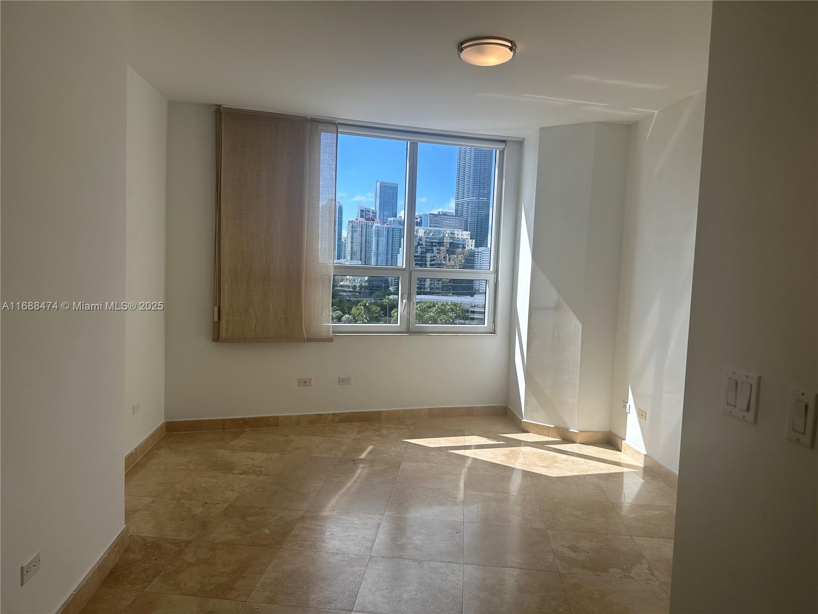 848 Brickell Key Dr # 1005