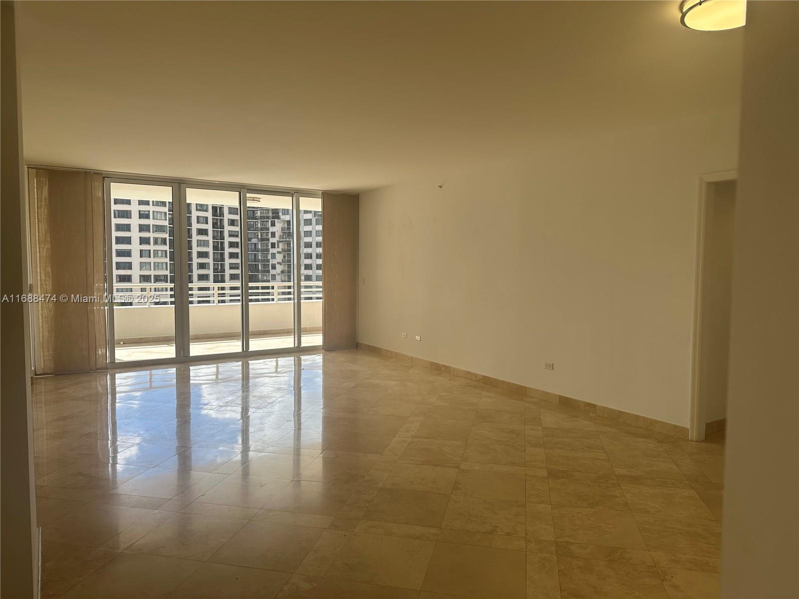 848 Brickell Key Dr # 1005