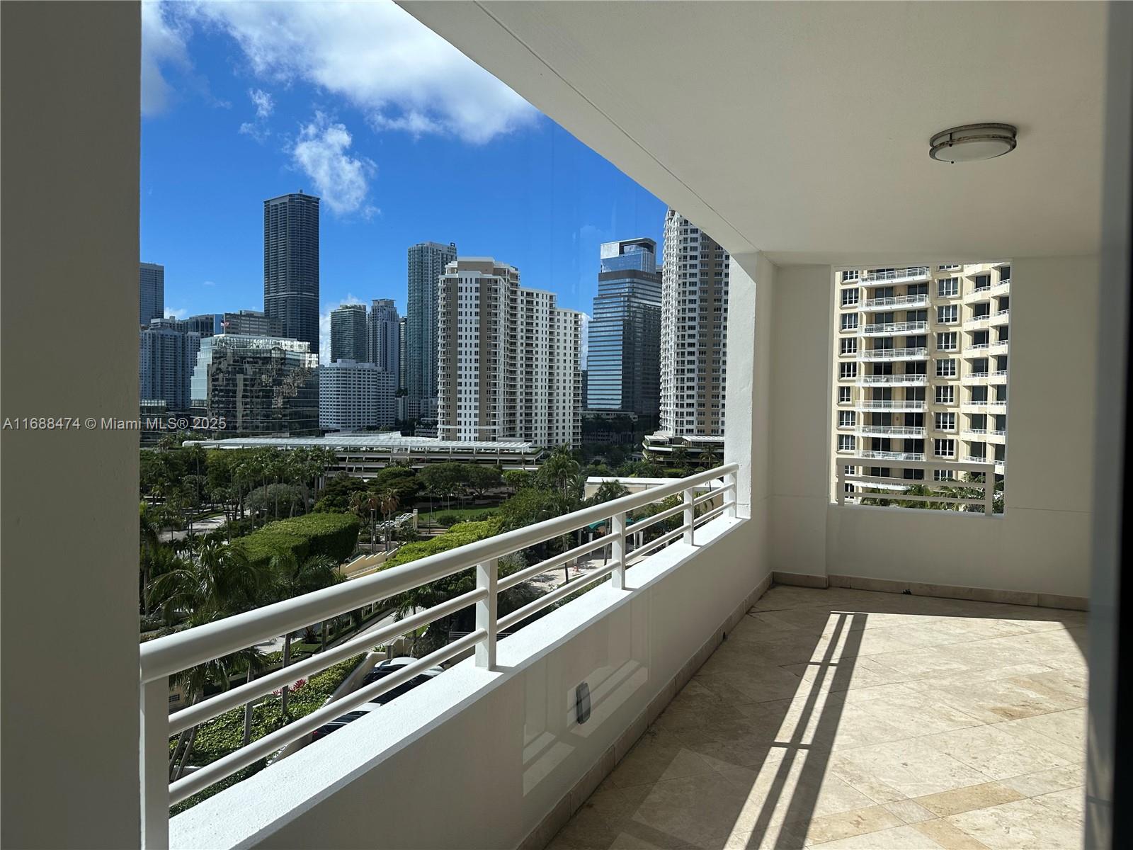 848 Brickell Key Dr # 1005