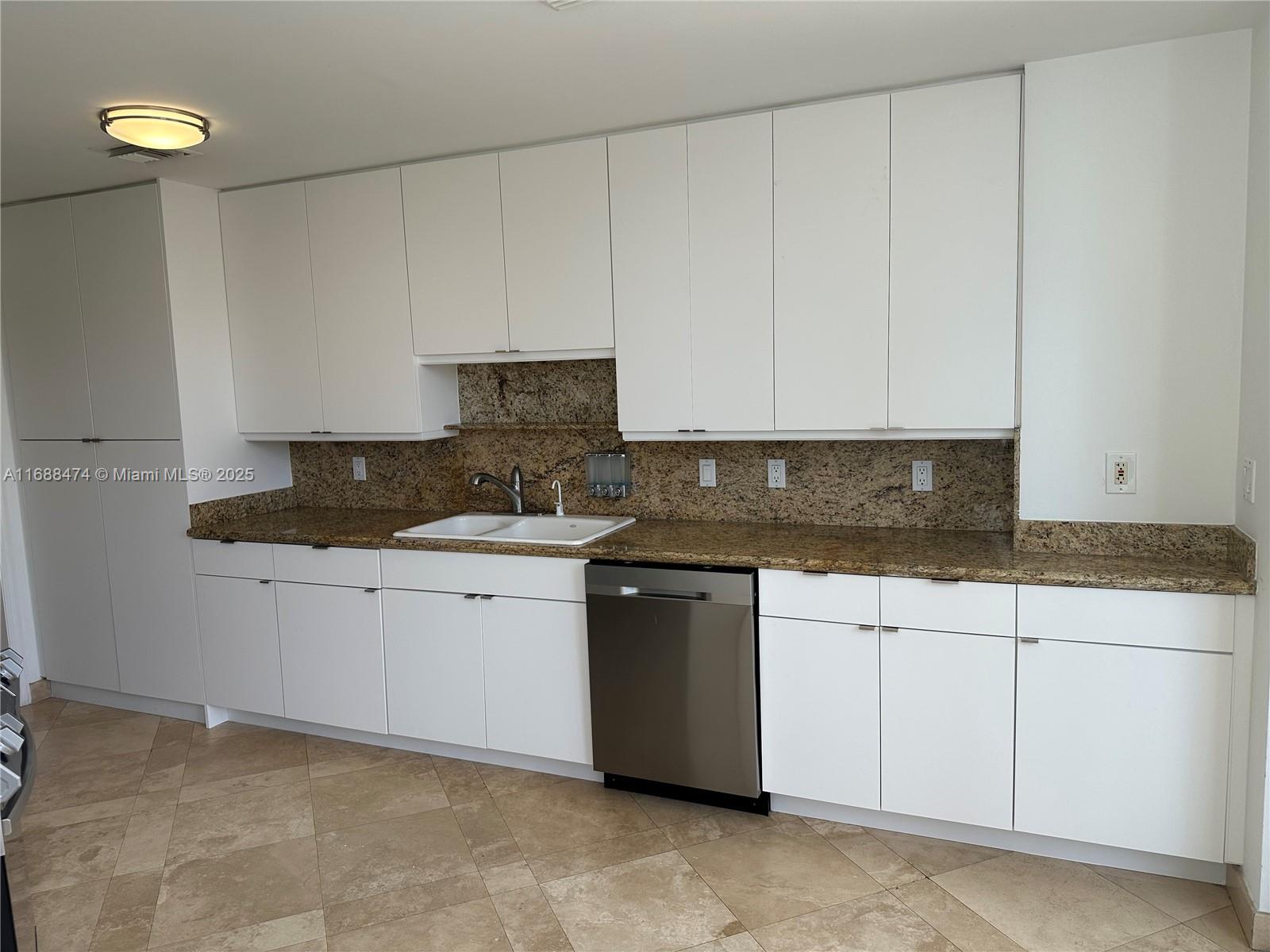 848 Brickell Key Dr # 1005