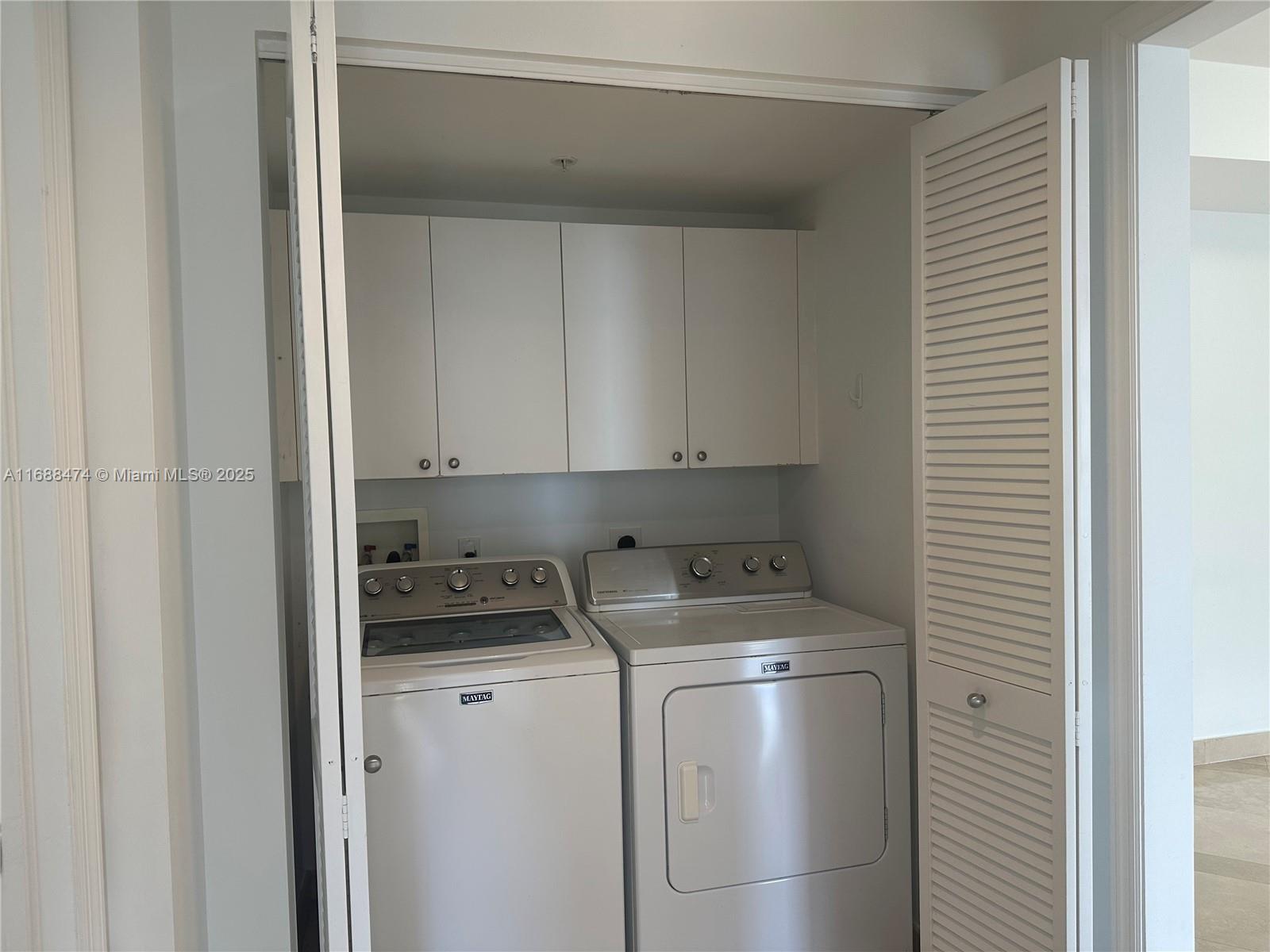 848 Brickell Key Dr # 1005