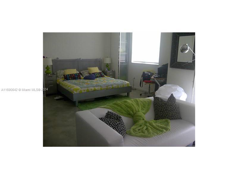 234 NE 3 ST # 1809