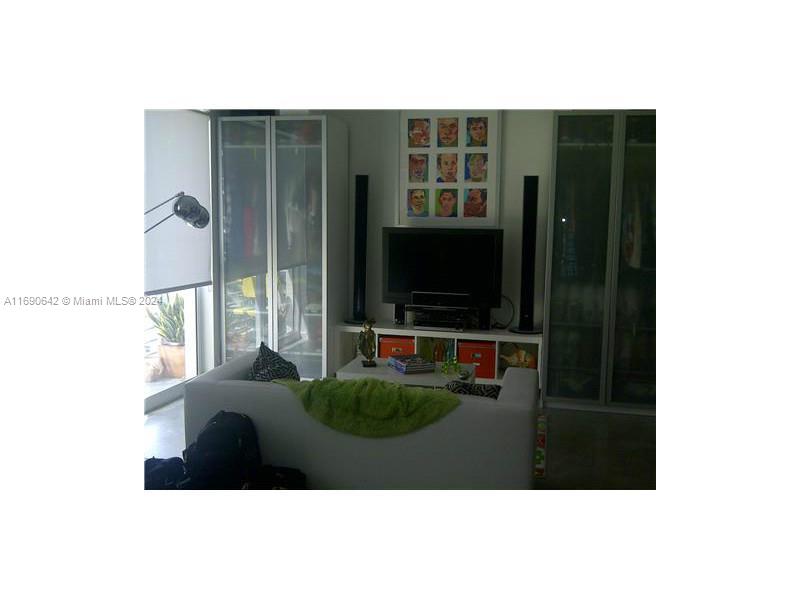 234 NE 3 ST # 1809