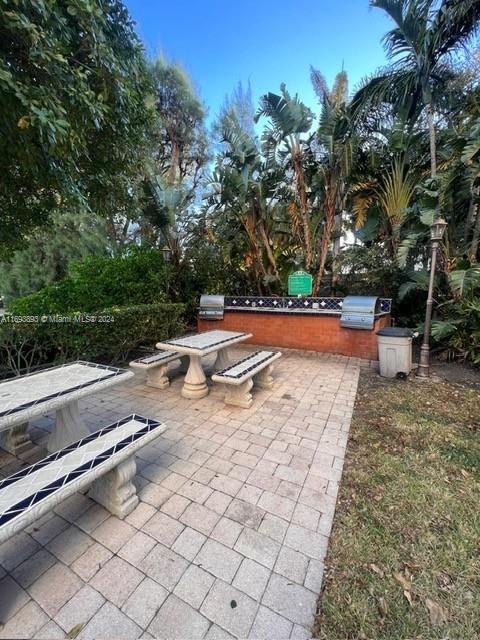 150 SE 25 RD # 4L