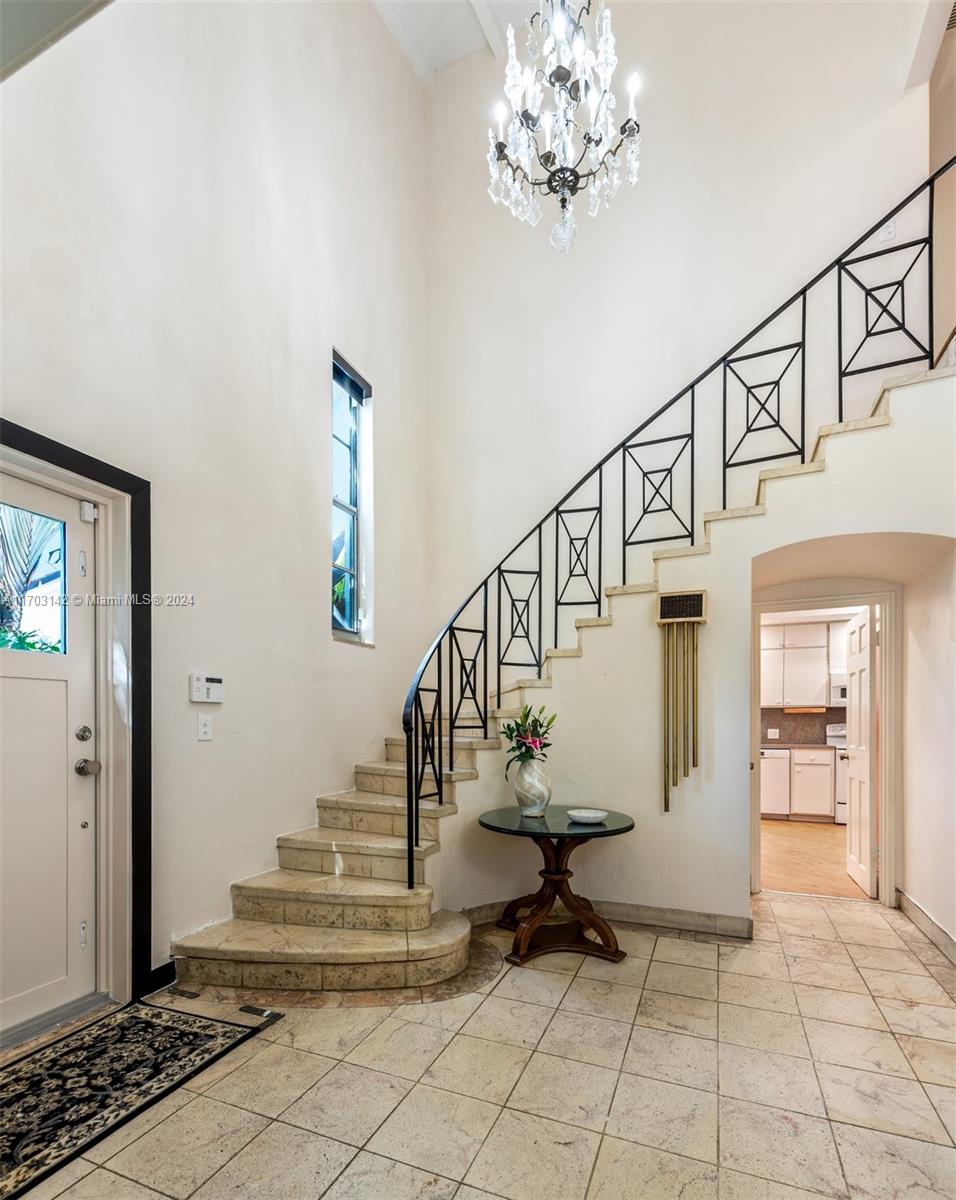 6415 Pine Tree Drive Cir