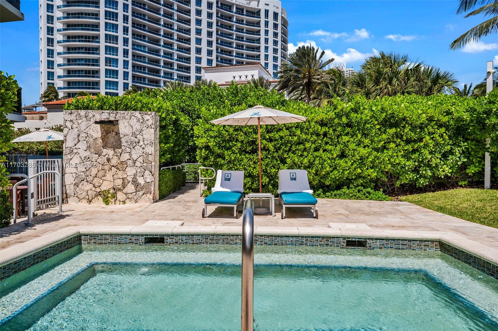 5875 Collins Ave # 1503