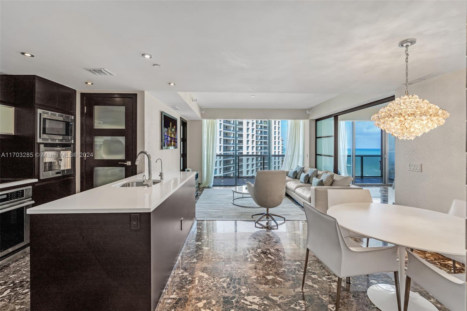 5875 Collins Ave # 1503