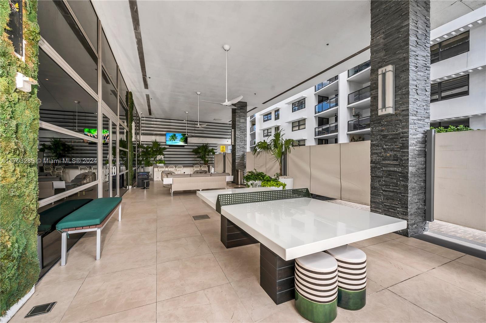 5875 Collins Ave # 1503