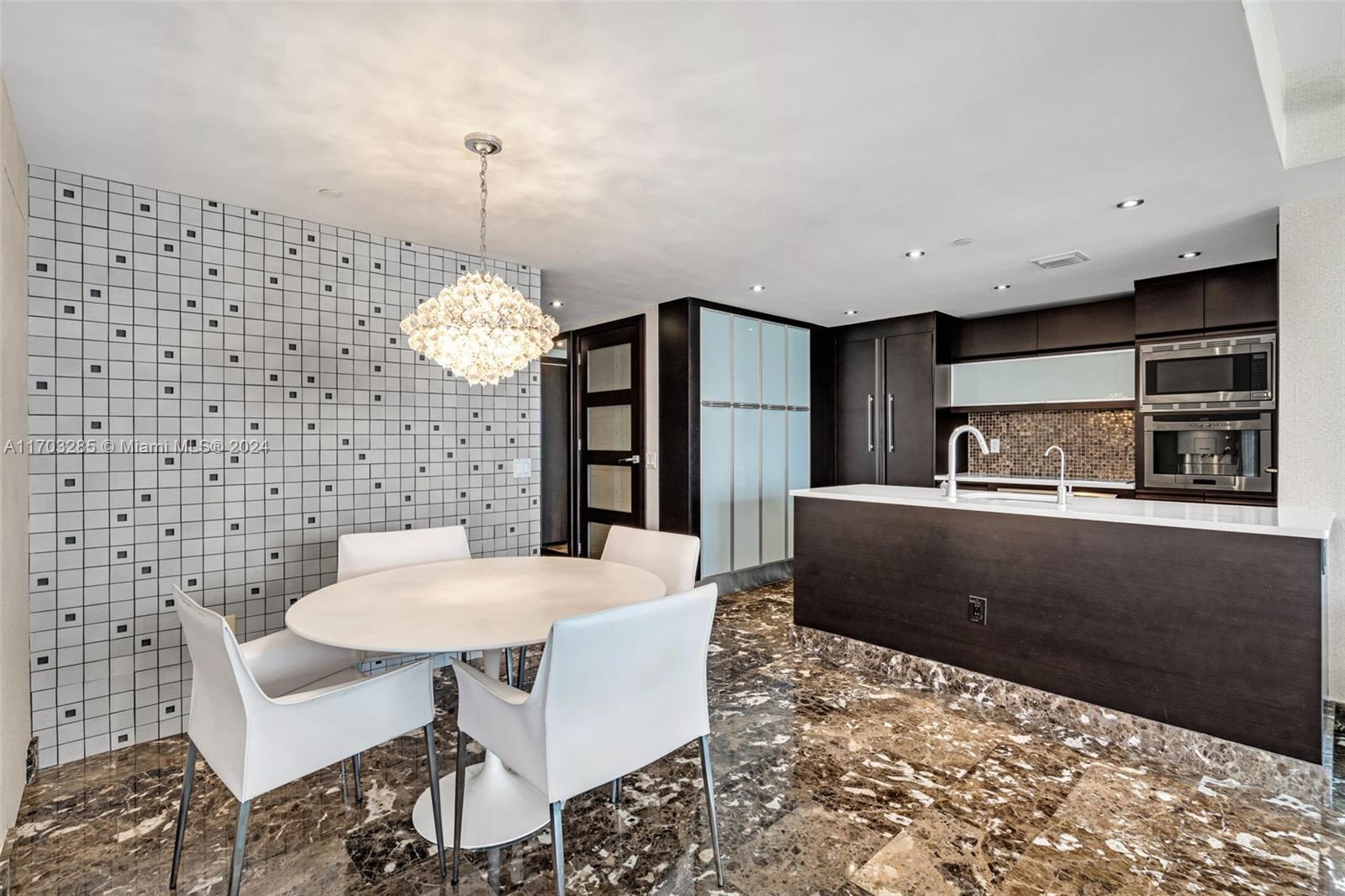 5875 Collins Ave # 1503