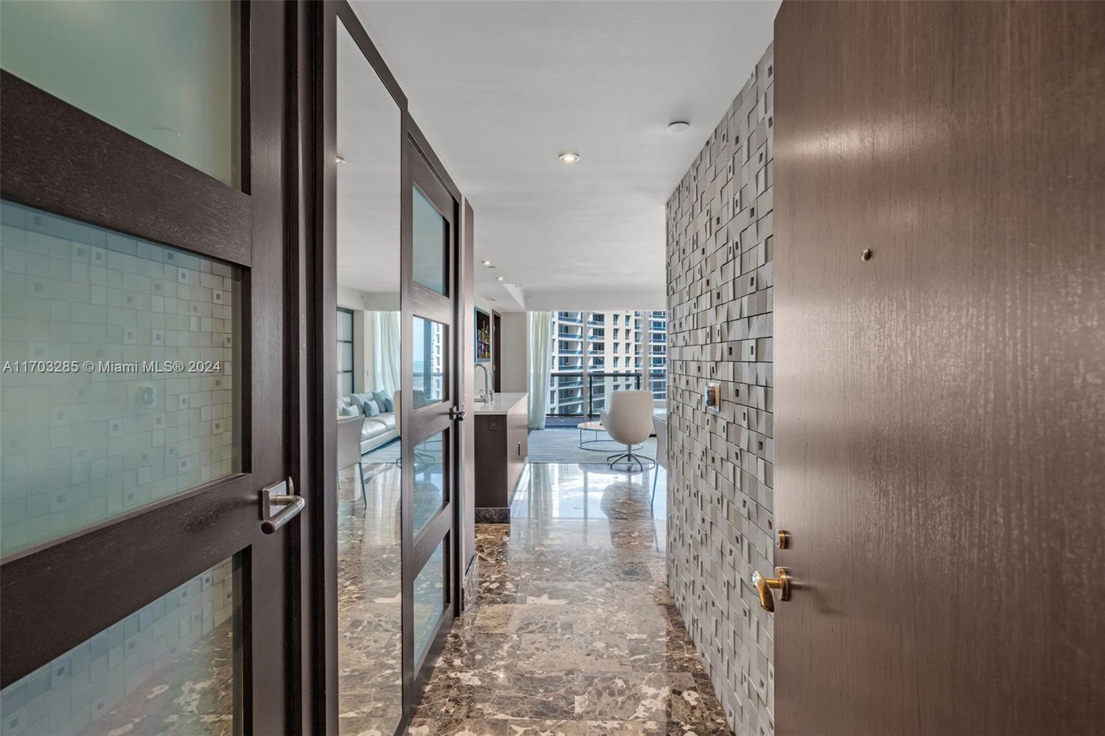 5875 Collins Ave # 1503