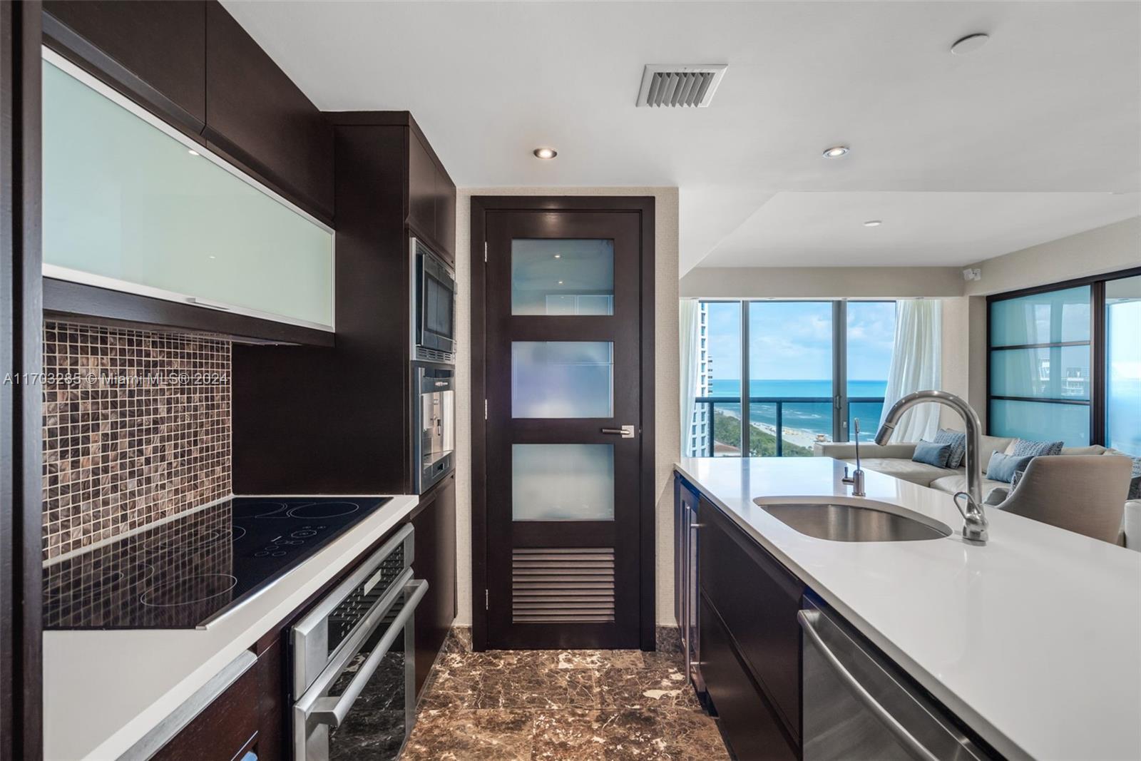 5875 Collins Ave # 1503