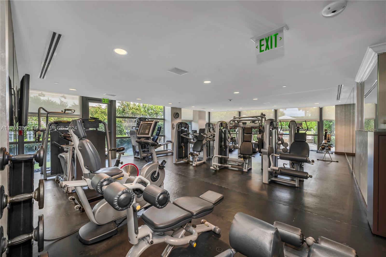 5875 Collins Ave # 1503